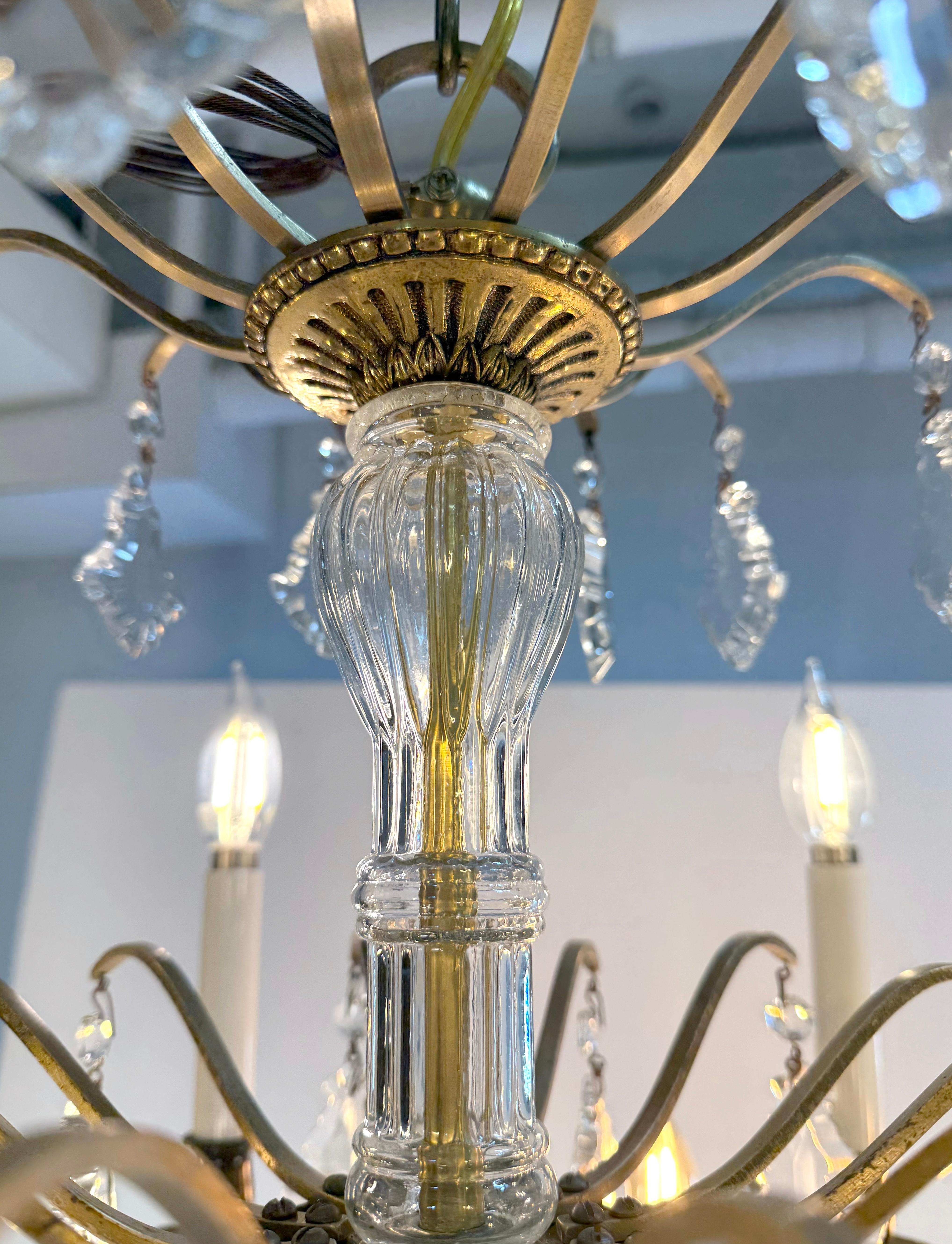 Lampadario francese Versailles a 2 livelli e 18 luci in cristallo in vendita 10