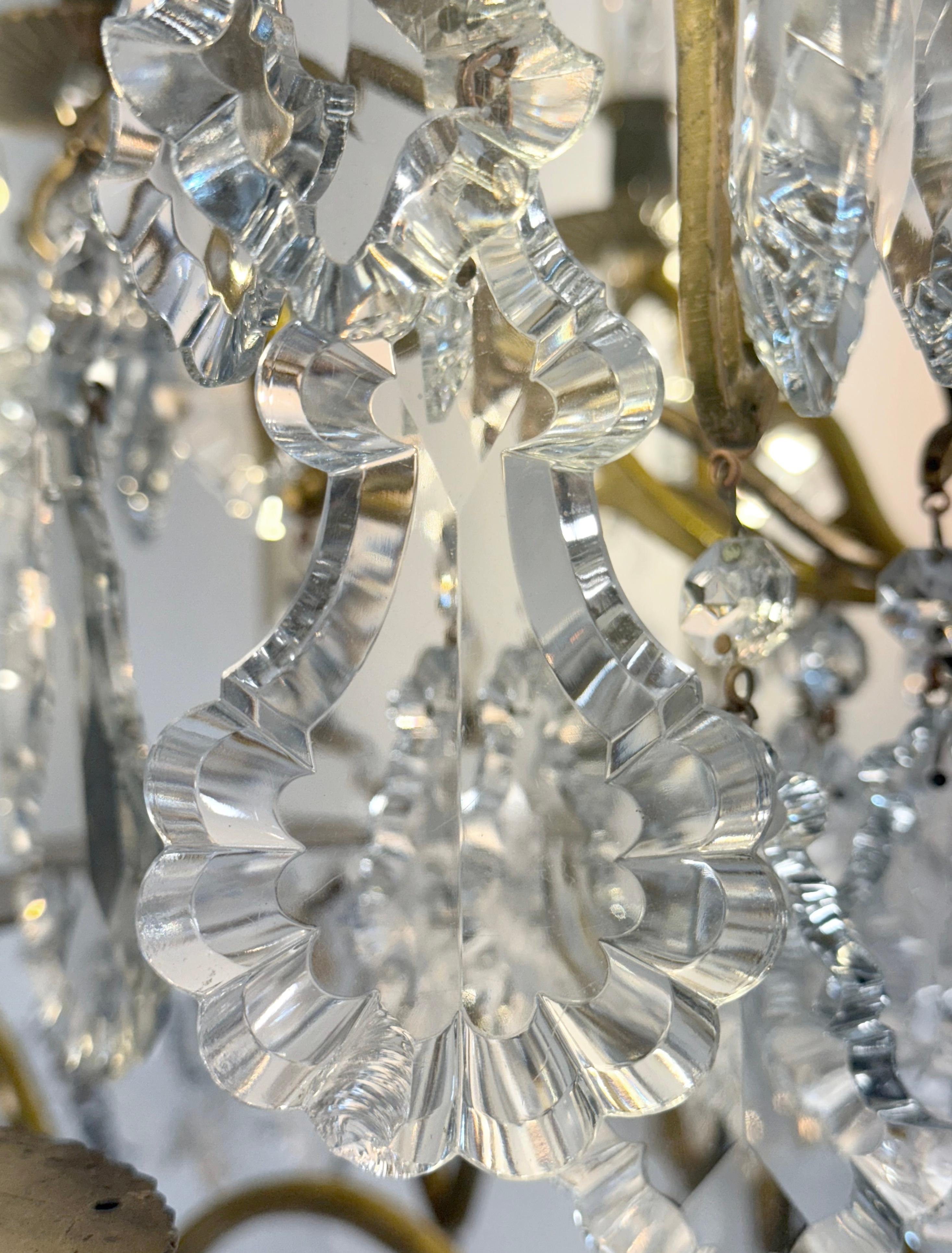Lampadario francese Versailles a 2 livelli e 18 luci in cristallo in vendita 1