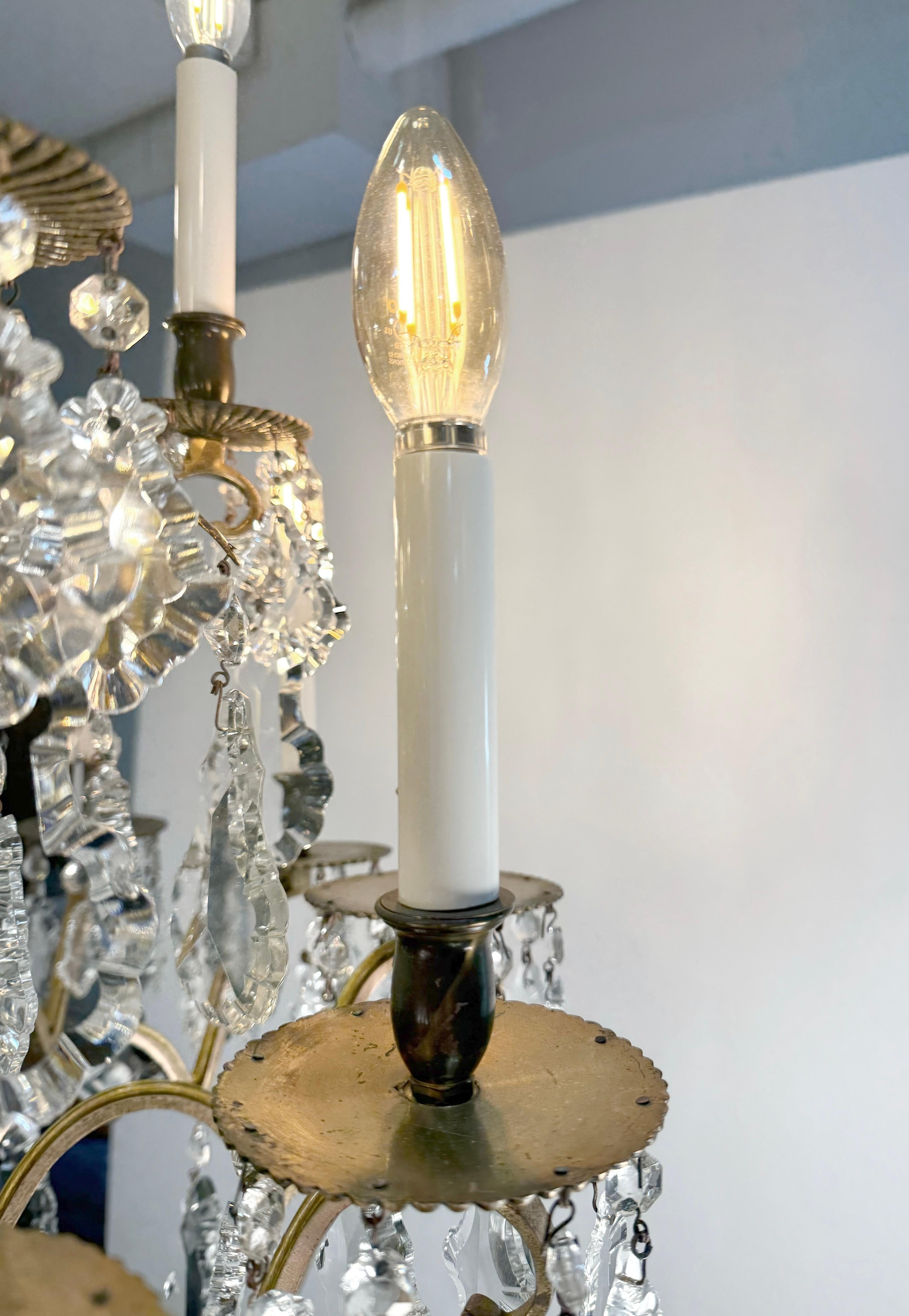 Lampadario francese Versailles a 2 livelli e 18 luci in cristallo in vendita 2