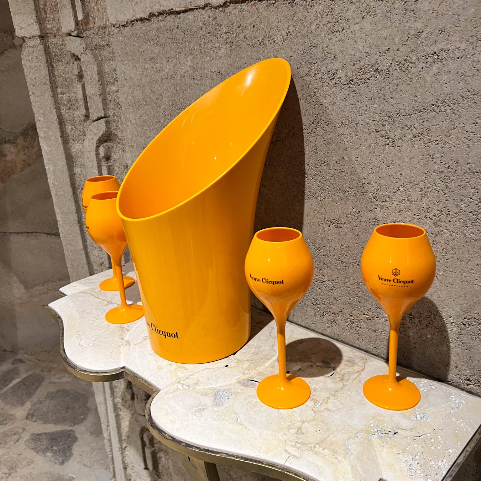 Französisches Veuve Clicquot Orange Champagner-Eiskübel-Set aus vier Glas im Angebot 5