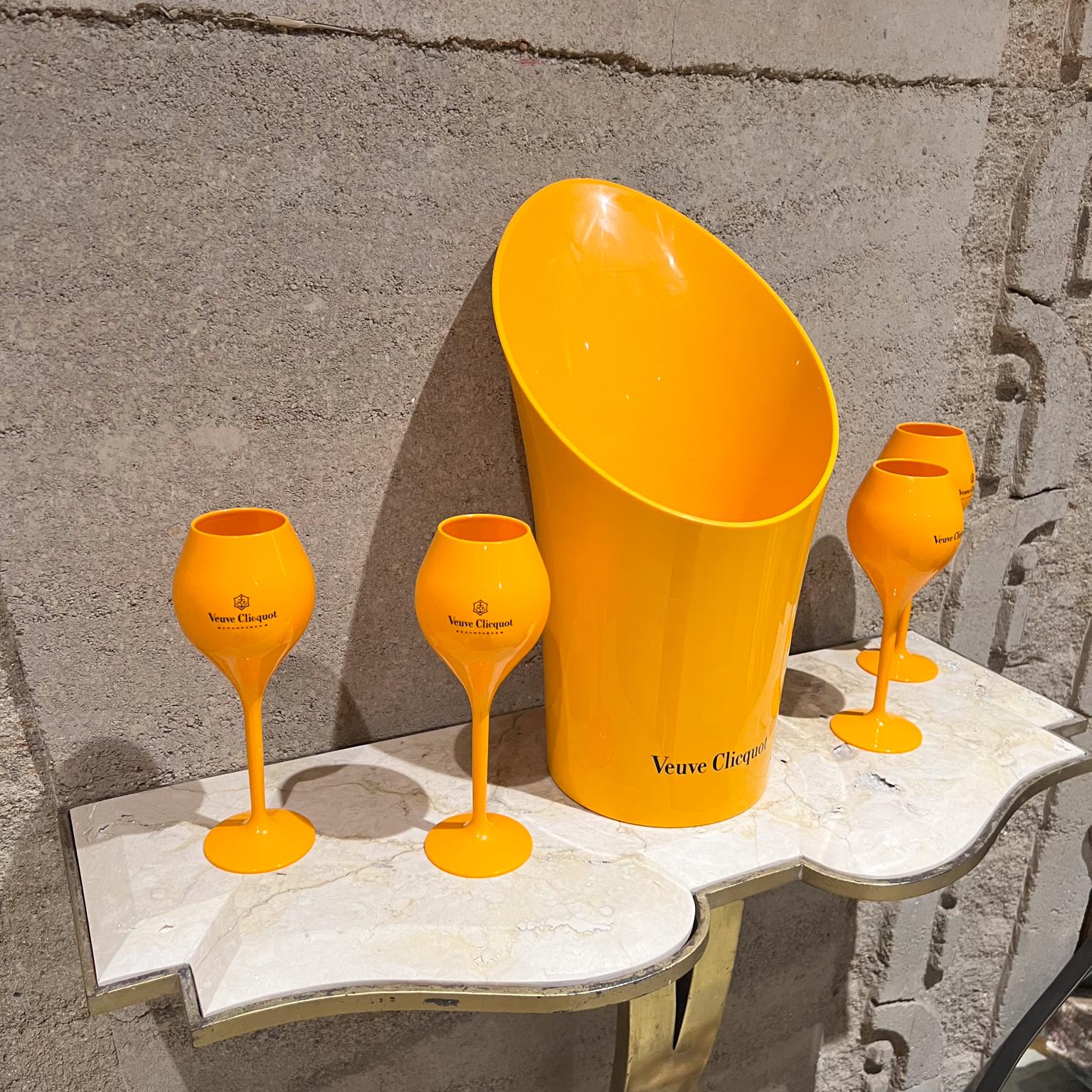 Französisches Veuve Clicquot Orange Champagner-Eiskübel-Set aus vier Glas im Angebot 6