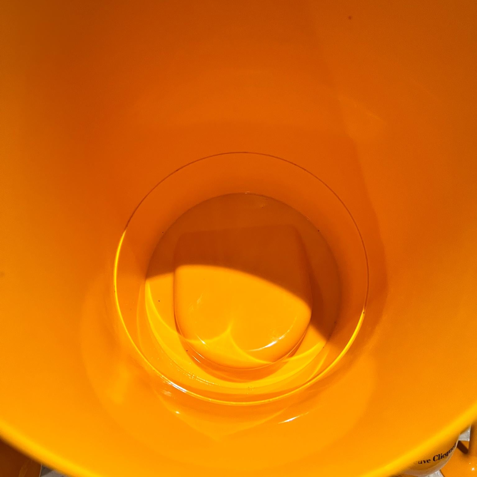 Französisches Veuve Clicquot Orange Champagner-Eiskübel-Set aus vier Glas im Angebot 7