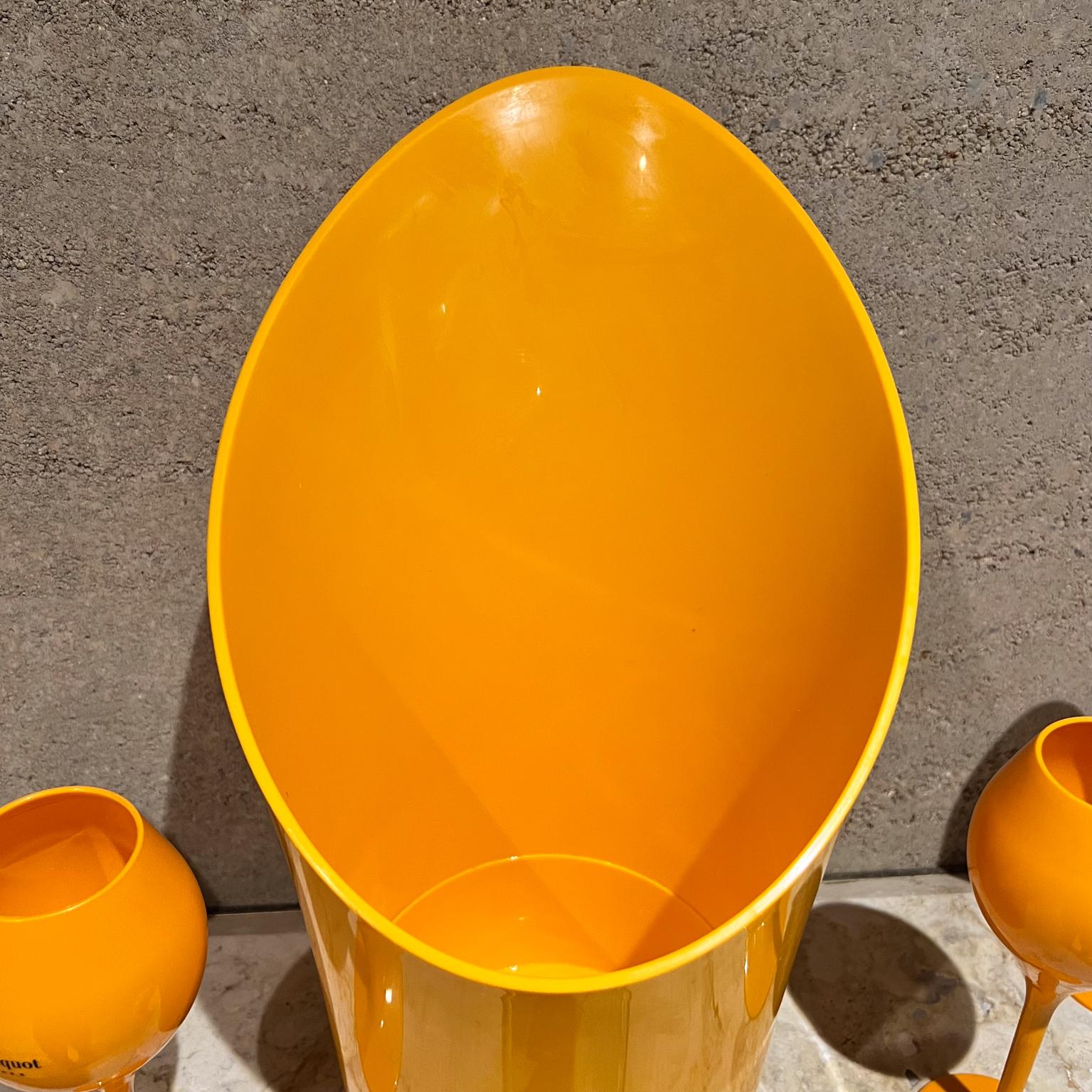 Französisches Veuve Clicquot Orange Champagner-Eiskübel-Set aus vier Glas im Angebot 3