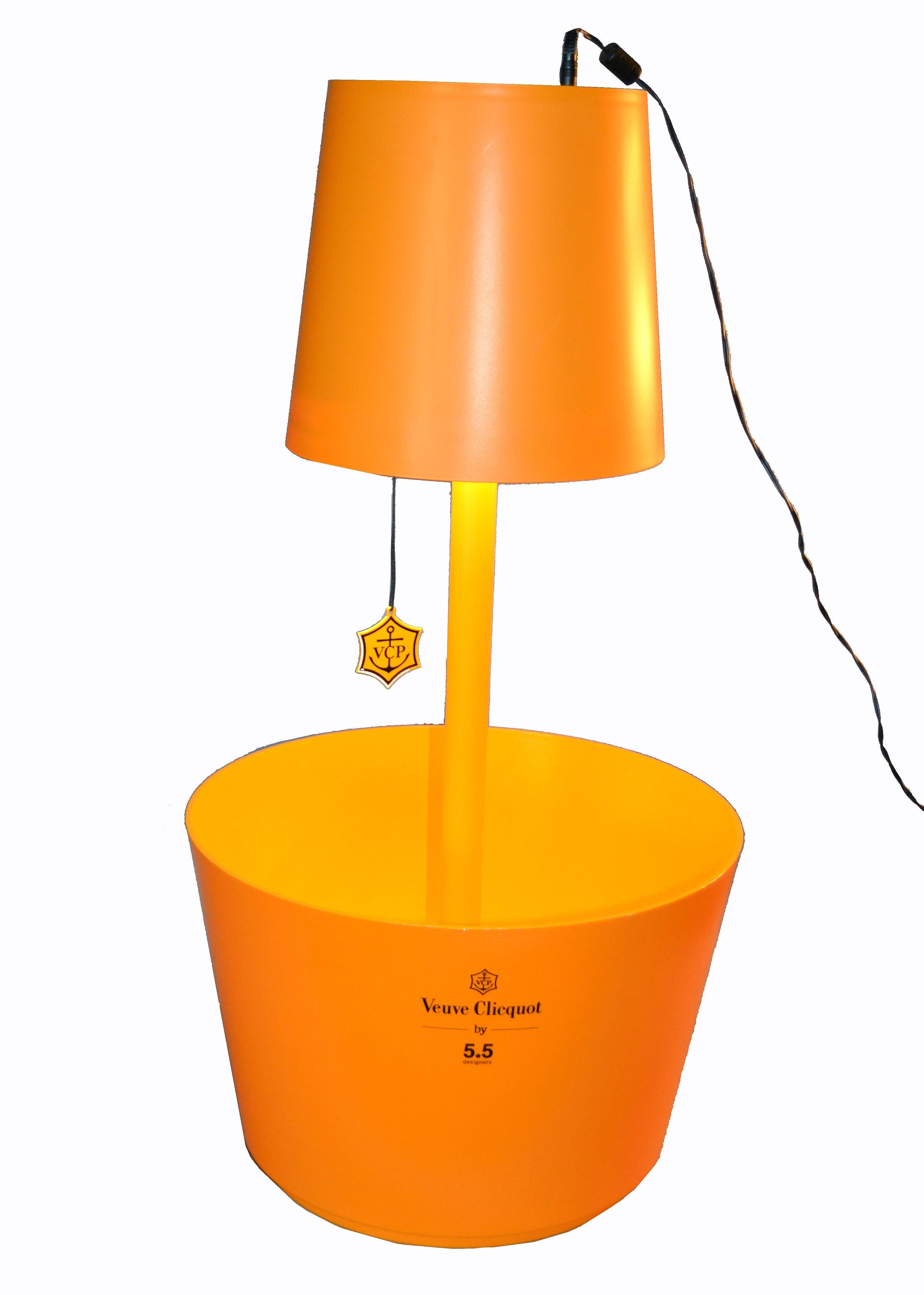 Mid-Century Modern French Veuve Clicquot Ponsardin Champagne cooler, ice bucket with table lamp by 5.5 designers.
Stunning plastic mega champagne cooler from the House of Veuve Clicquot.
A wonderful addition to your indoor or outdoor Holiday