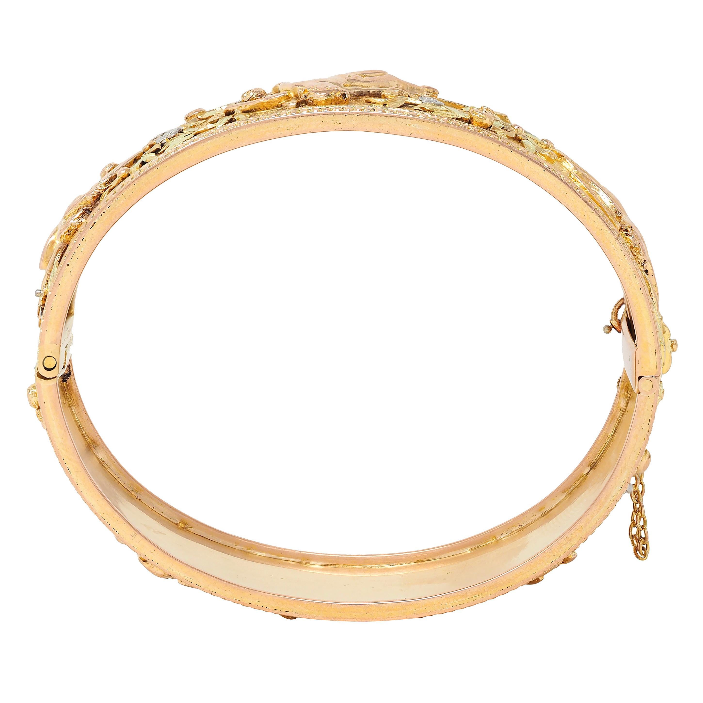 Pulsera Victoriana Francesa de Oro Multitono de 18 Kilates con Querubín Floral Antiguo en venta 1