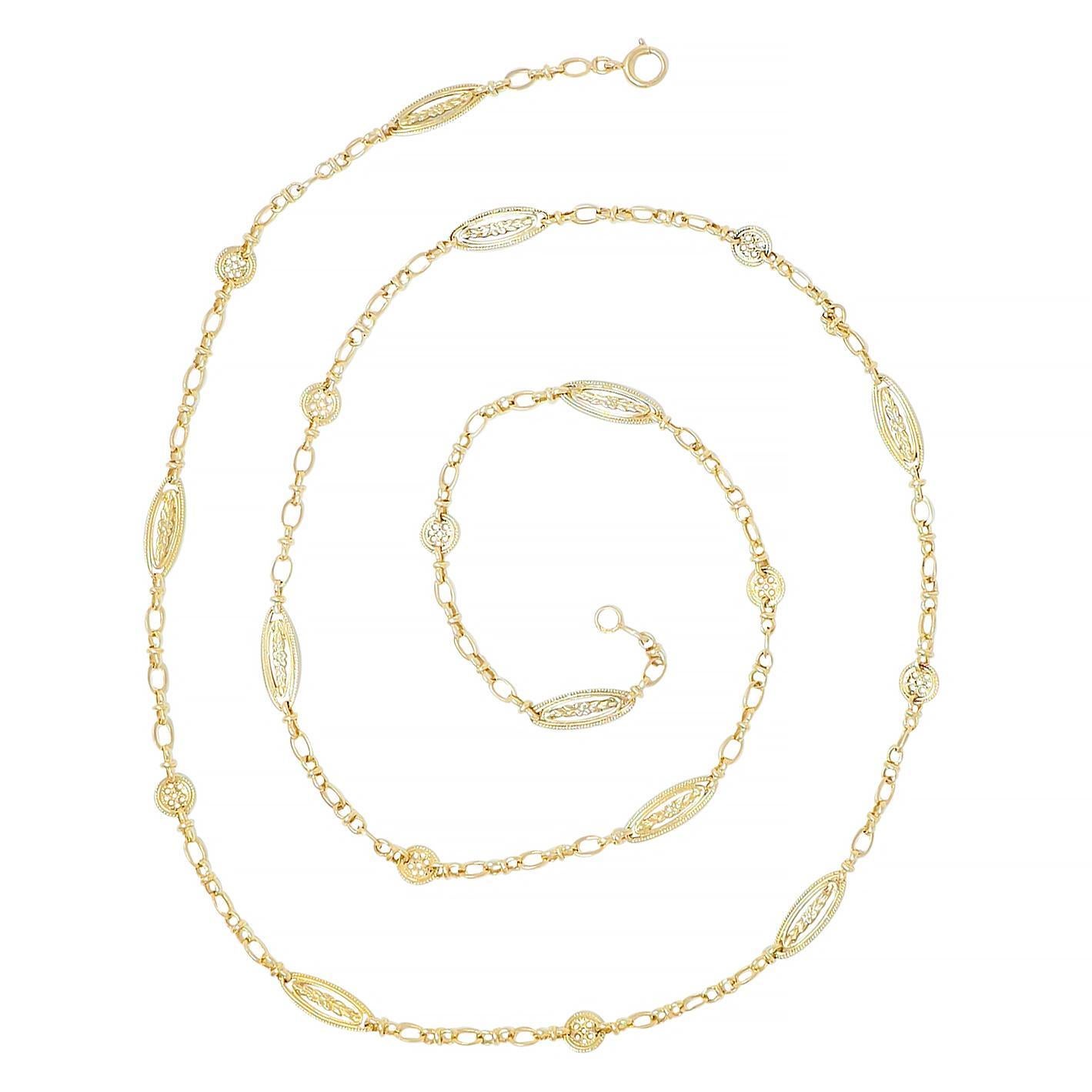 French Victorian 18 Karat Yellow Gold Antique Orange Blossom Link Chain Necklace In Excellent Condition For Sale In Philadelphia, PA