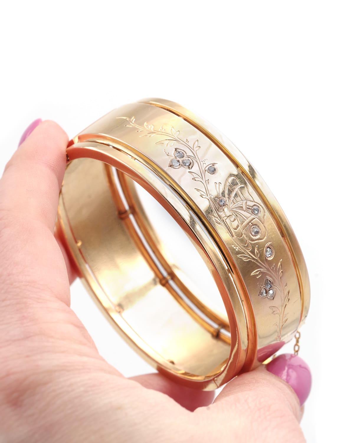 French Victorian 18k cuff bracelet with butterfly and diamonds In Good Condition For Sale In PARIS, FR