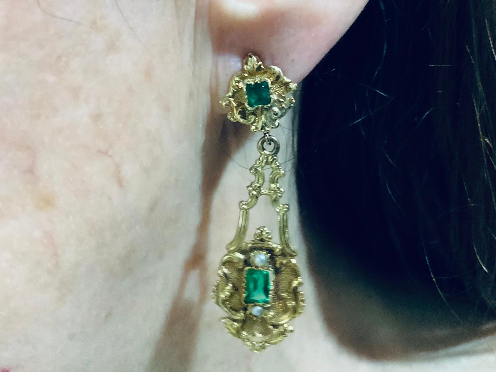 French Victorian 18K Gold Green Glass Pair Of Drop Earrings  For Sale 1