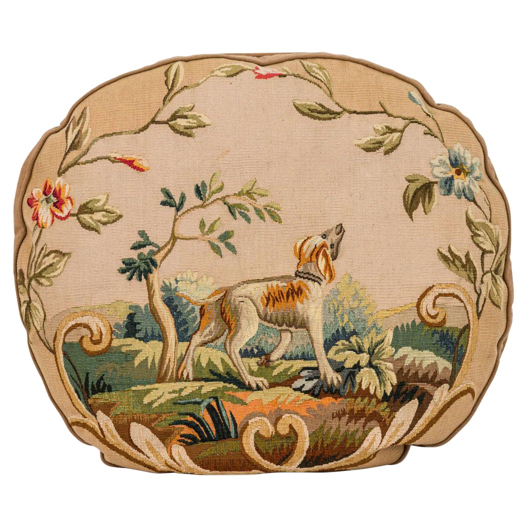 Französisches viktorianisches Aubusson-Kissen mit einem Hund in einer Landschaft im Angebot