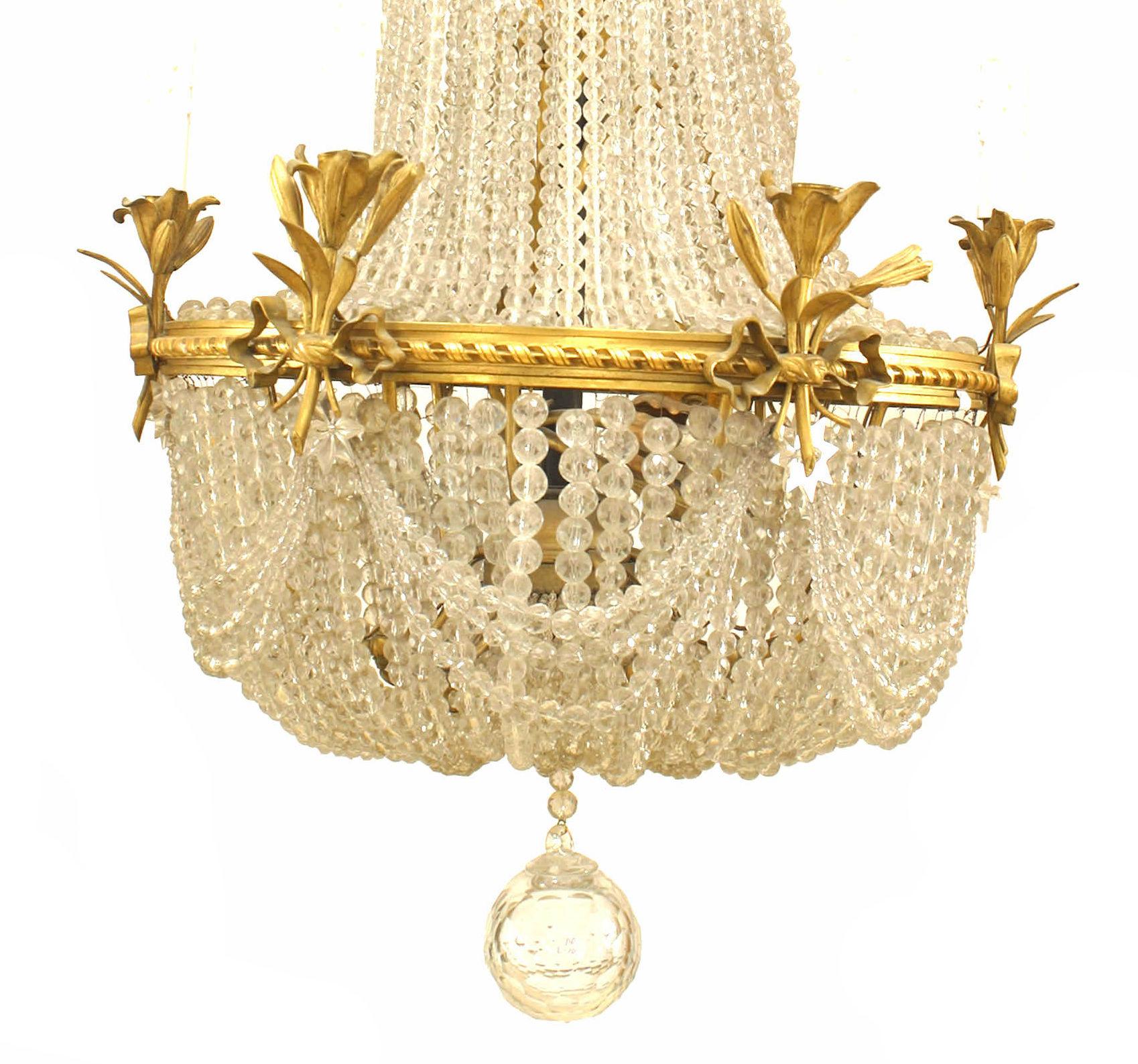 Viktorianischer Kronleuchter aus Perlenkristall und Messing im viktorianischen Stil (Französisch) im Angebot