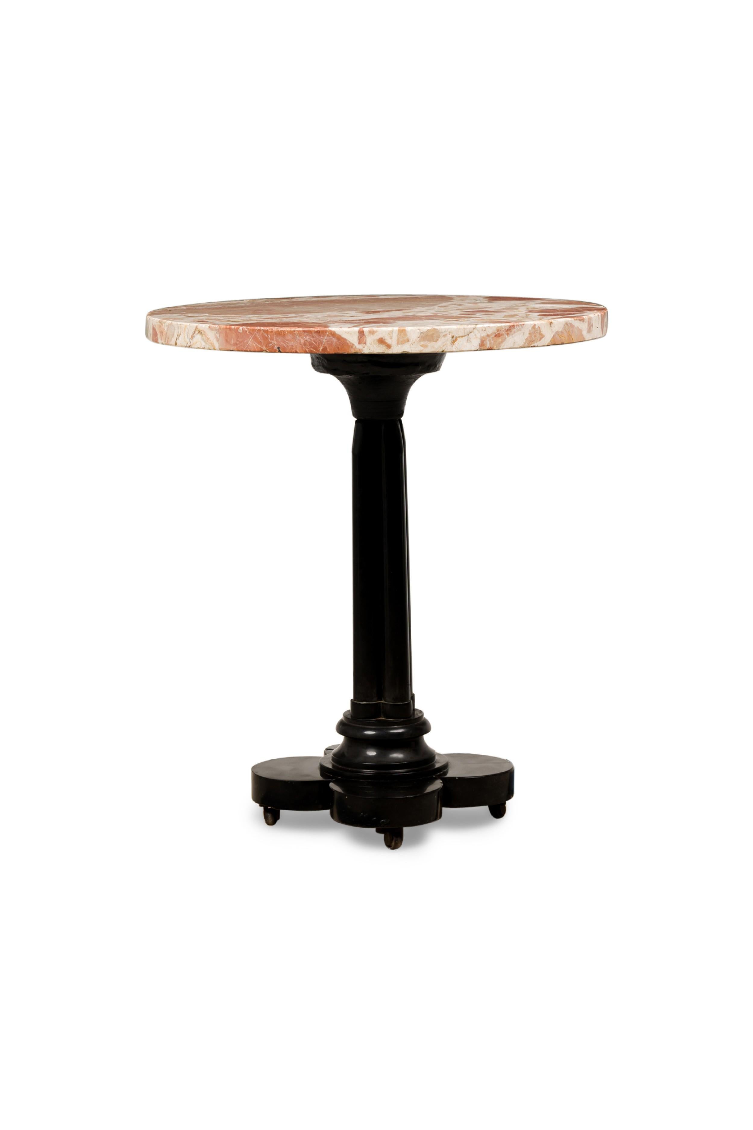 Mesa auxiliar Victoriana Francesa Floral de Mármol Negro Francés en venta