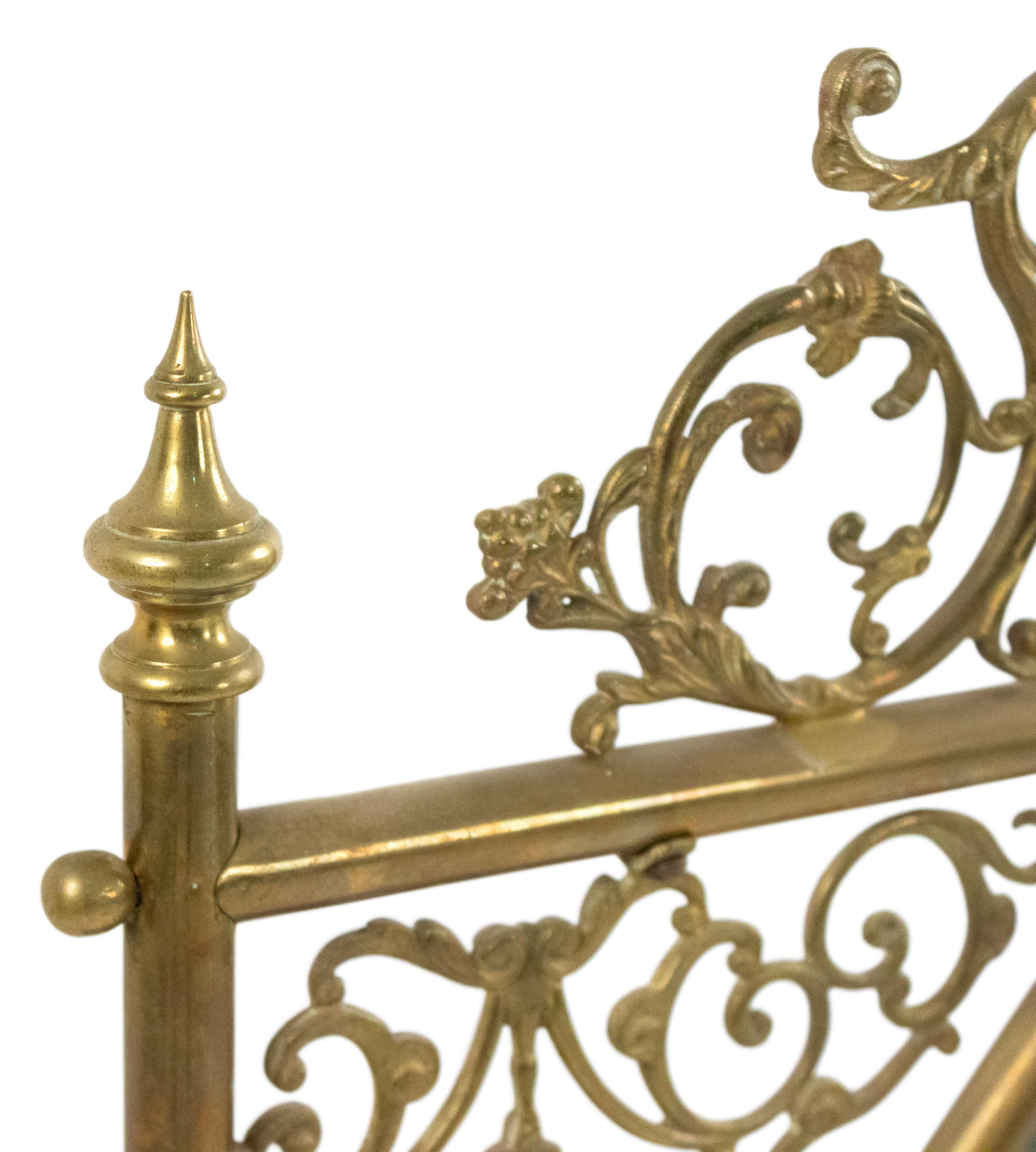 French Victorian Brass Fire Screen In Good Condition For Sale In New York, NY