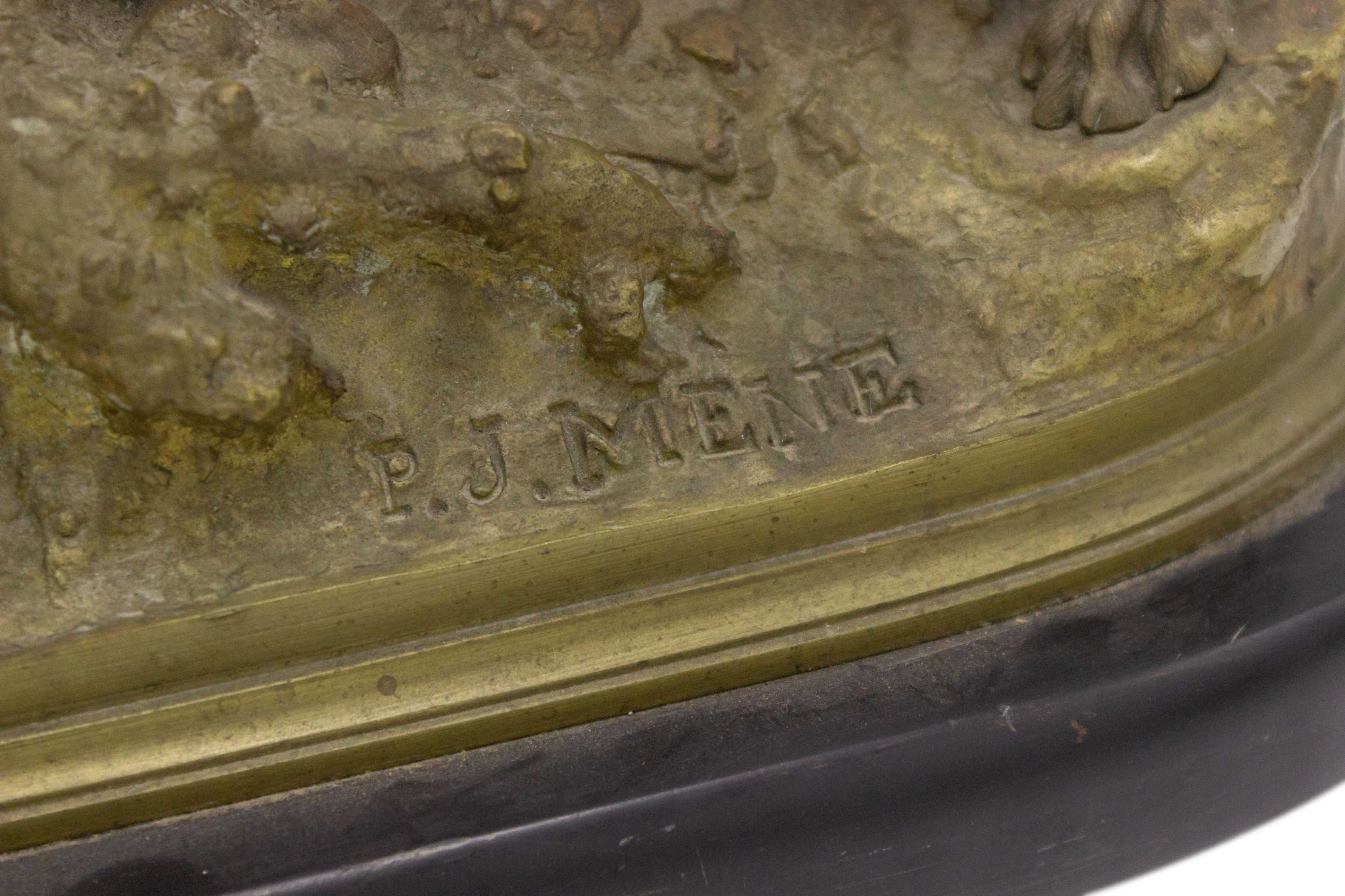 Französische viktorianische Bronze-Hundefigur auf einem ovalen Marmorsockel (Viktorianisch) im Angebot