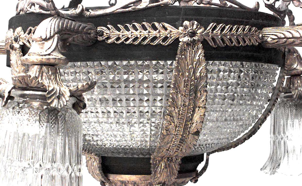 Vittoriano Lampadario vittoriano francese a ciotola di cristallo e bronzo Dore in vendita
