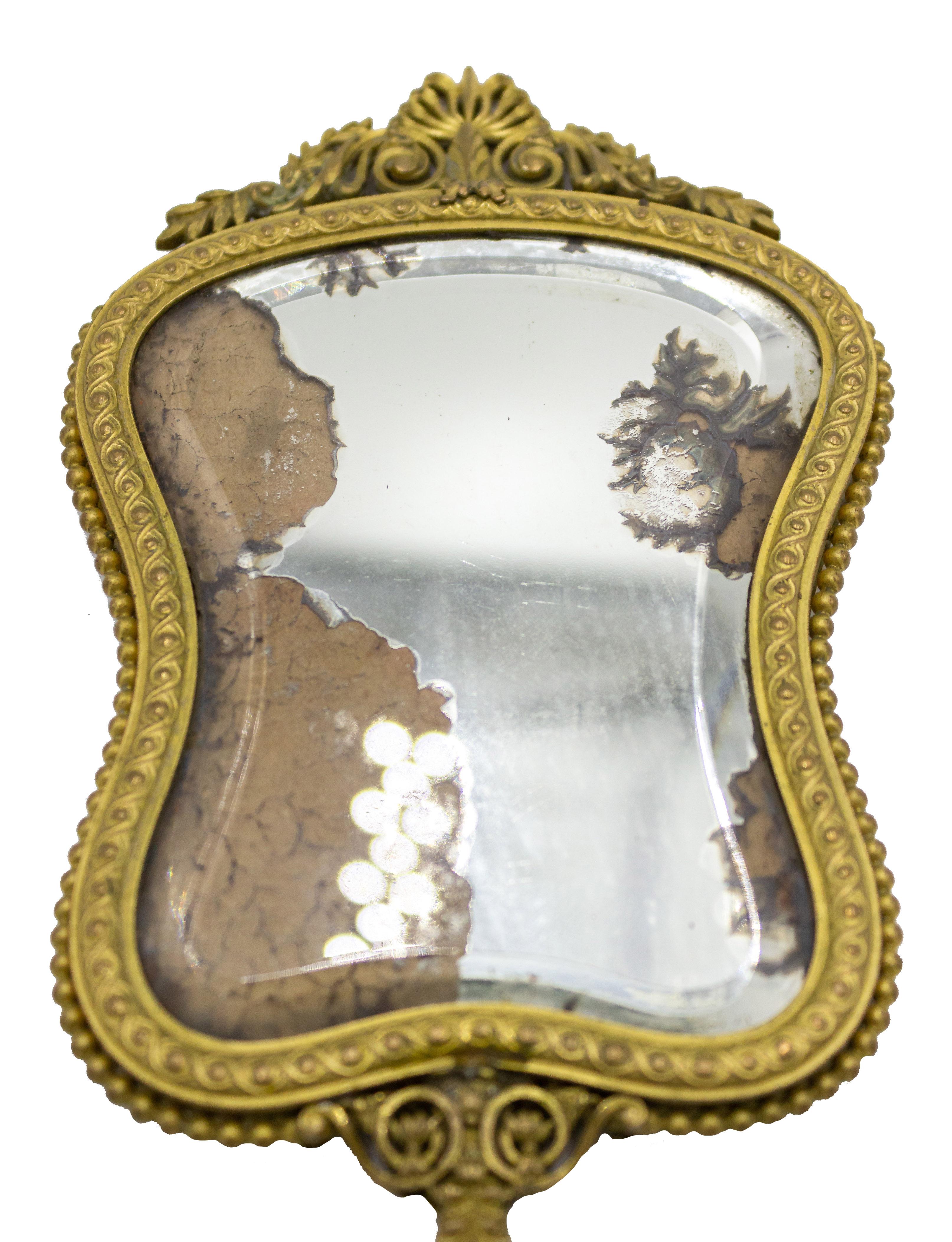 Français Miroir à main doré de style victorien français en vente