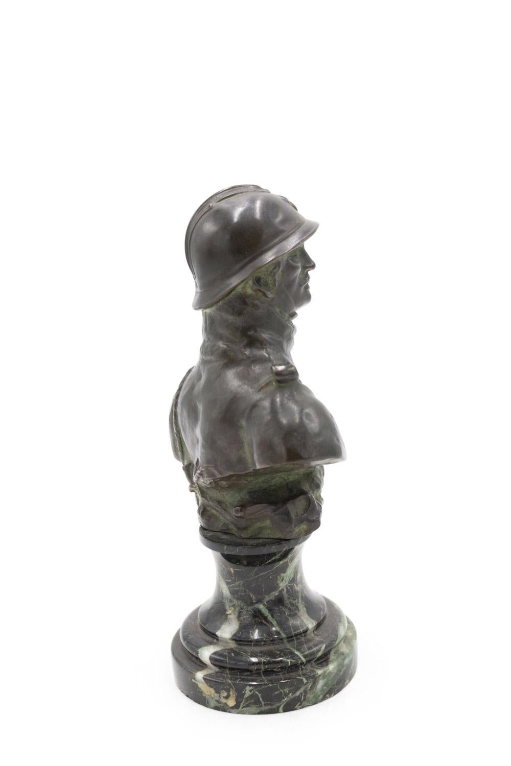 XIX secolo Busto di soldato francese vittoriano in bronzo in vendita