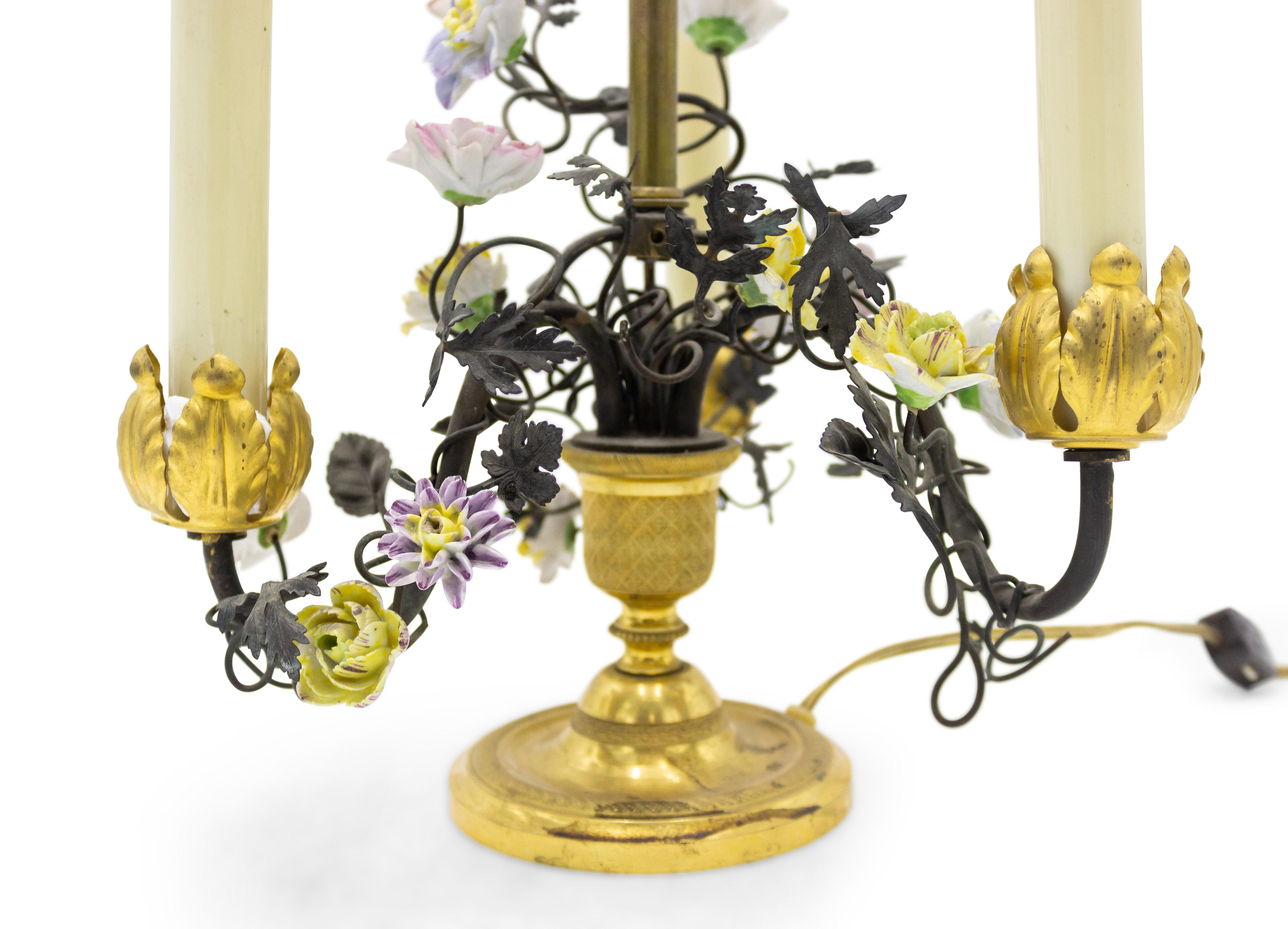 French Victorian Bronze Table Lamps with Porcelain Flowers In Good Condition For Sale In Queens, NY