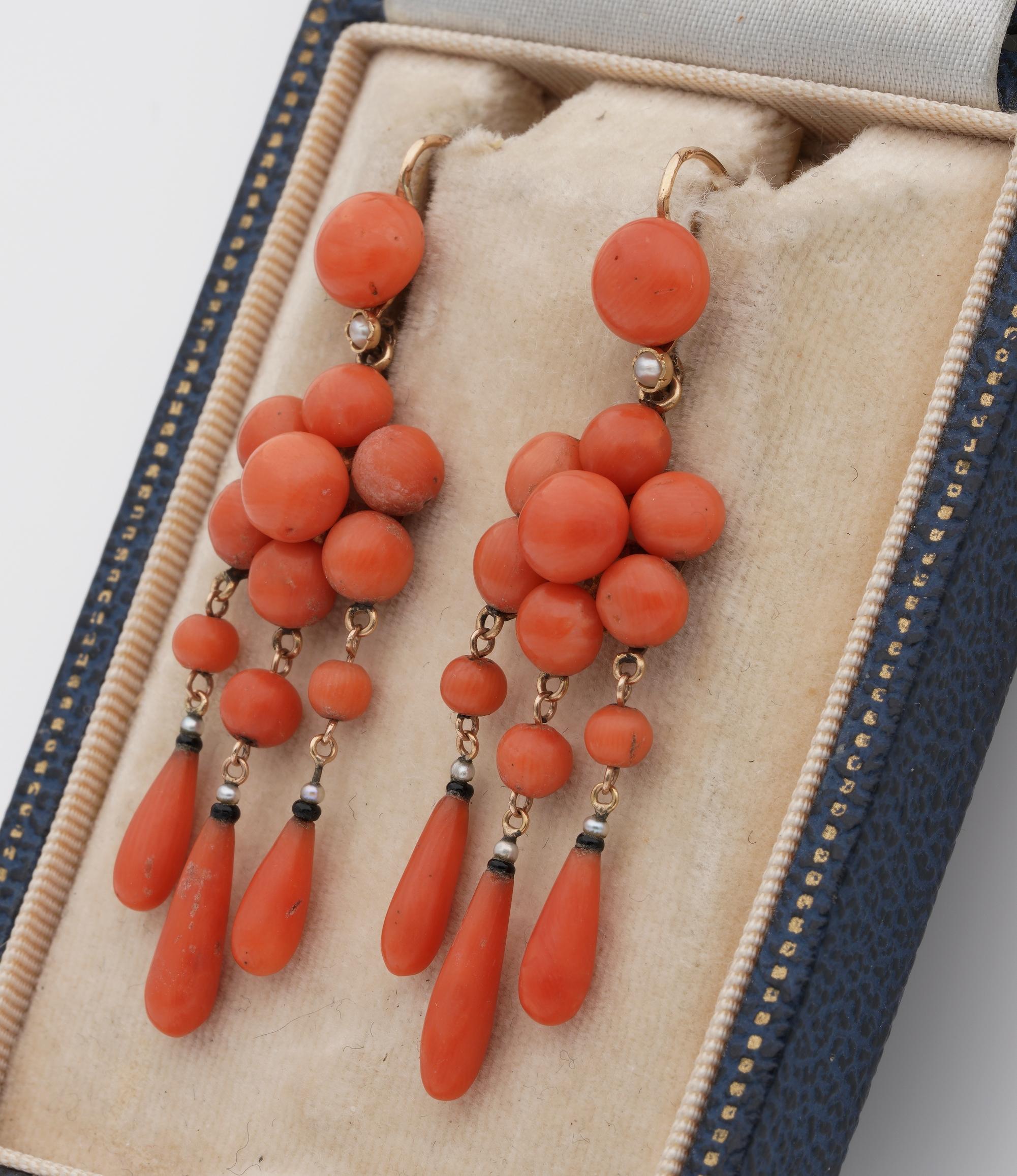 Women's French Victorian Coral Earrings and Brooch suite 18 KT For Sale