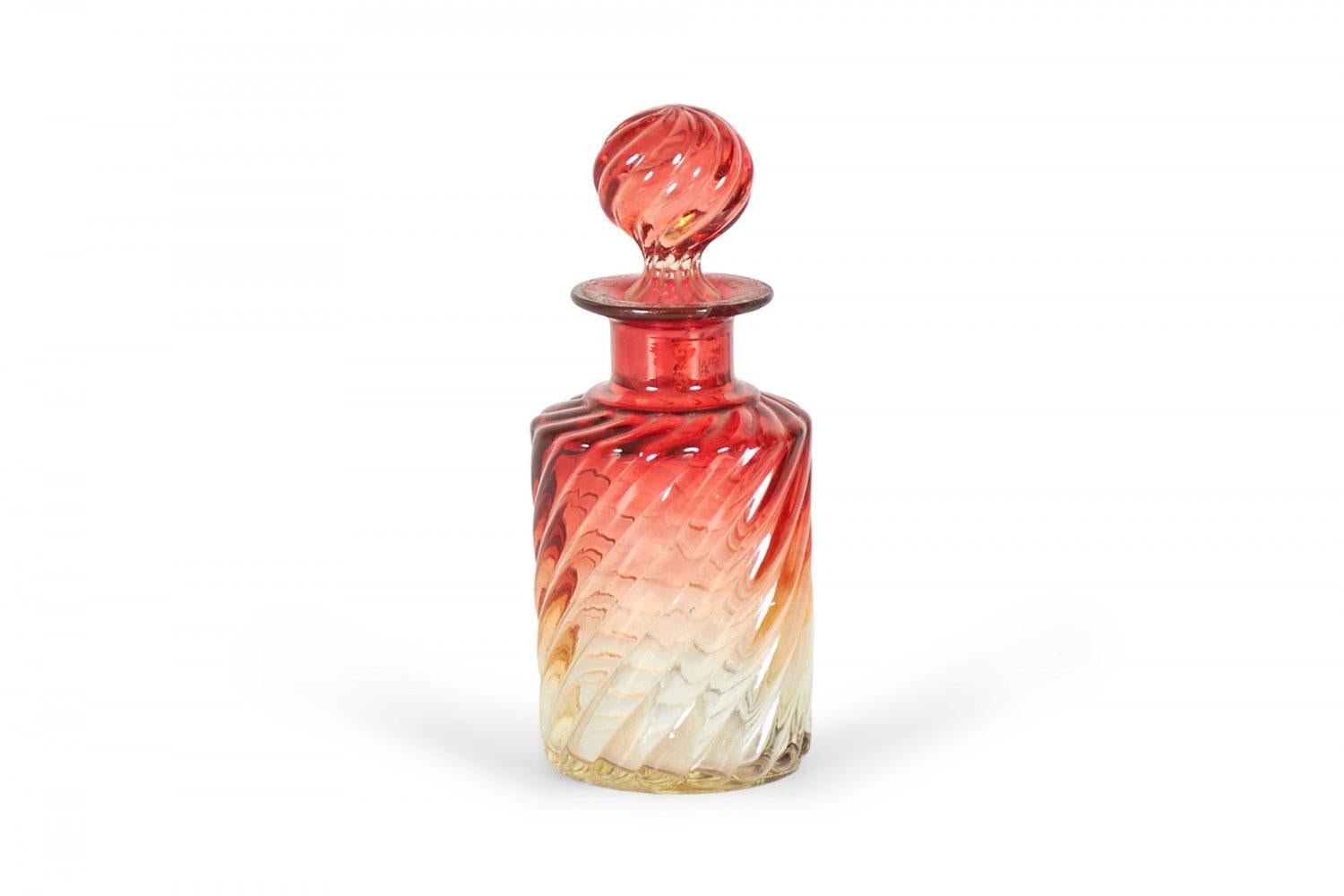 Vittoriano Bottiglie di profumo in cristallo Baccarat in stile vittoriano francese in vendita