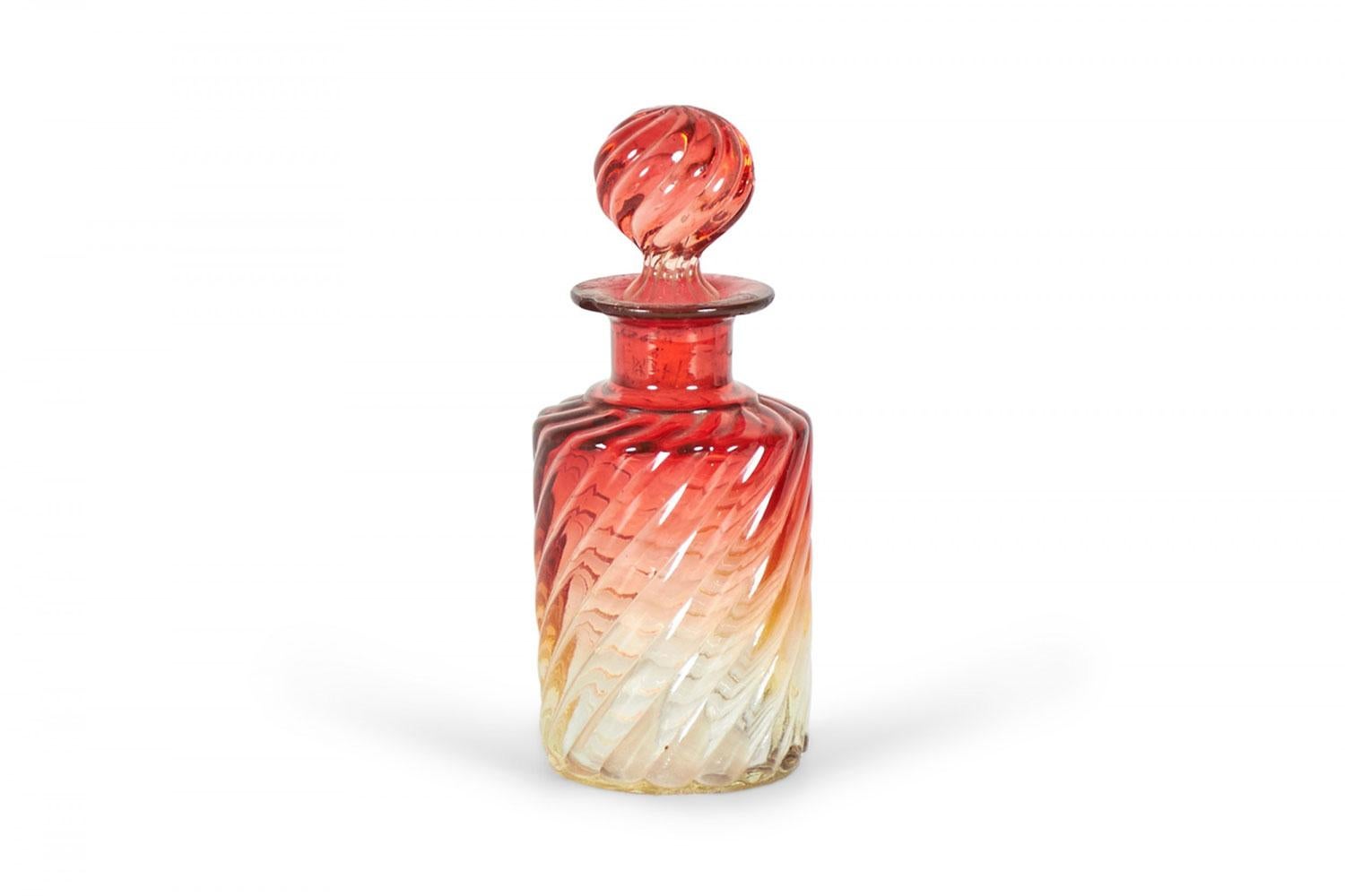 Francese Bottiglie di profumo in cristallo Baccarat in stile vittoriano francese in vendita