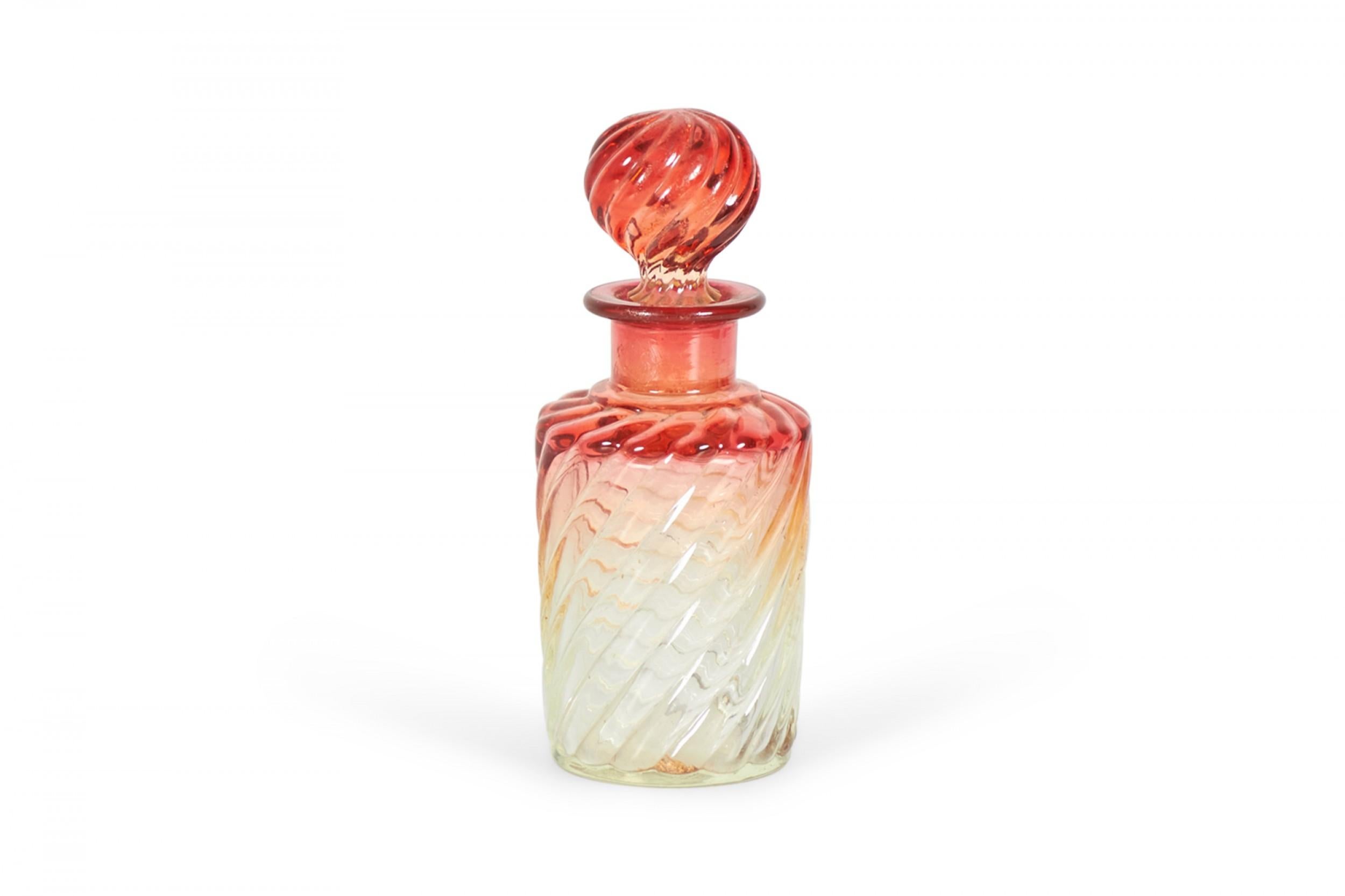 Fatto a mano Bottiglie di profumo in cristallo Baccarat in stile vittoriano francese in vendita