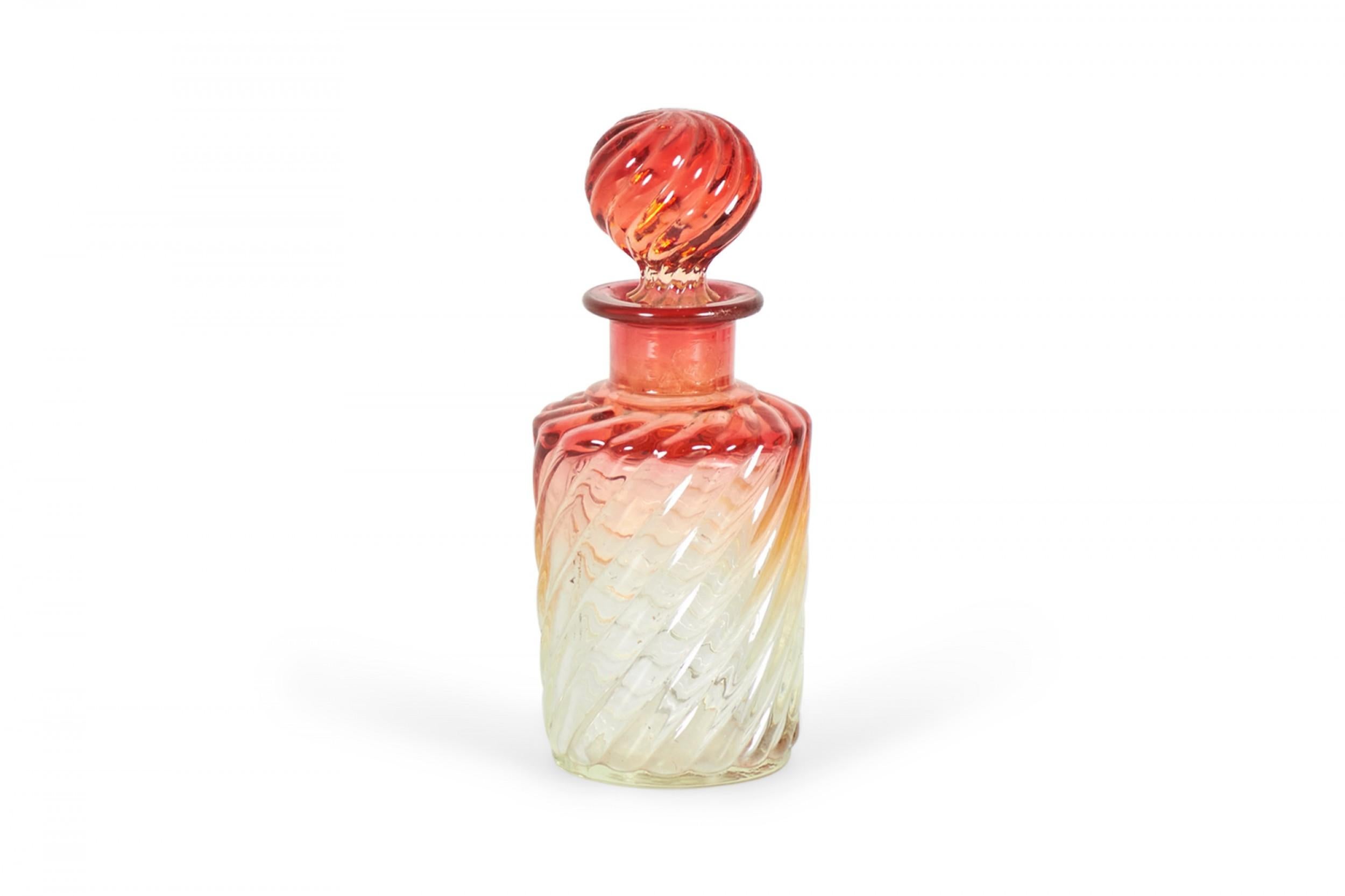 Bottiglie di profumo in cristallo Baccarat in stile vittoriano francese In condizioni buone in vendita a Queens, NY