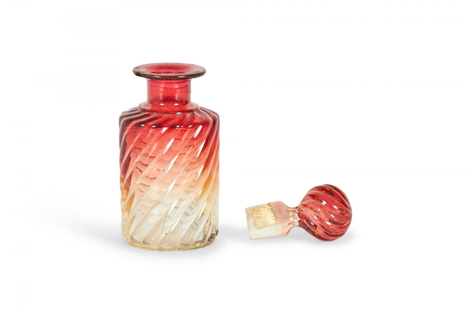 XIX secolo Bottiglie di profumo in cristallo Baccarat in stile vittoriano francese in vendita