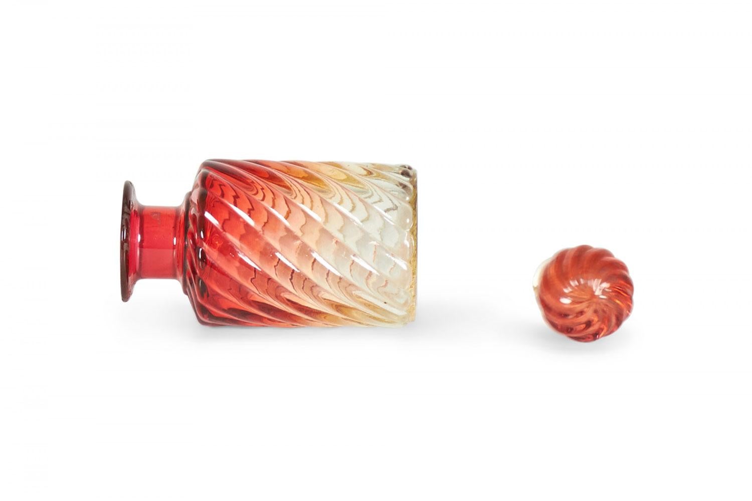 Cristallo Bottiglie di profumo in cristallo Baccarat in stile vittoriano francese in vendita