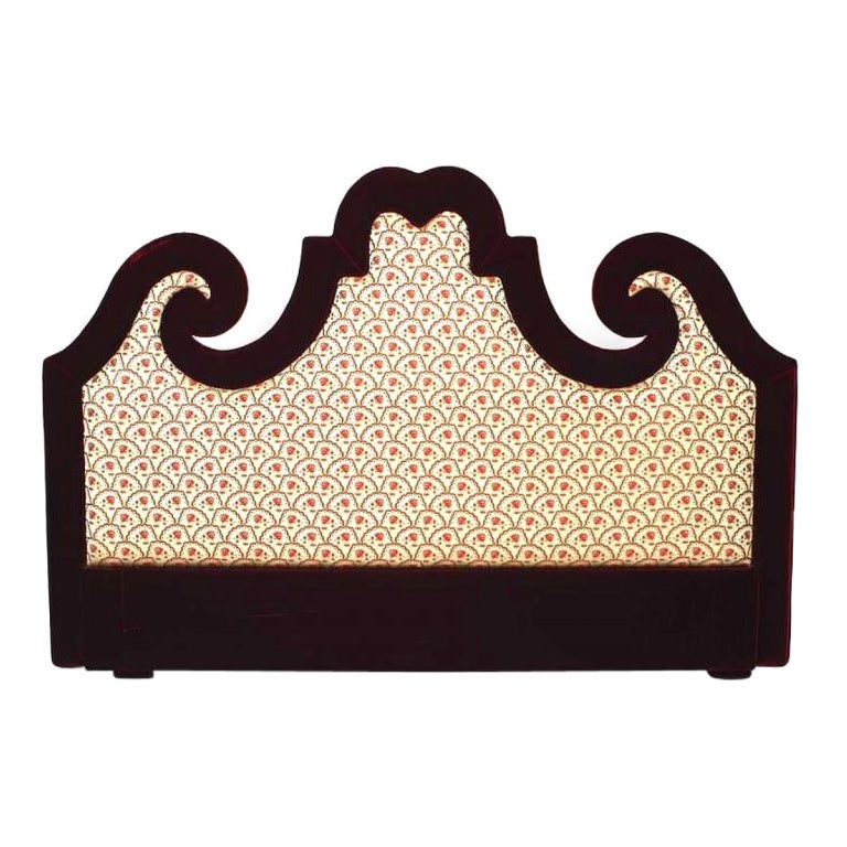 Tête de lit royale française victorienne tapissée de damas