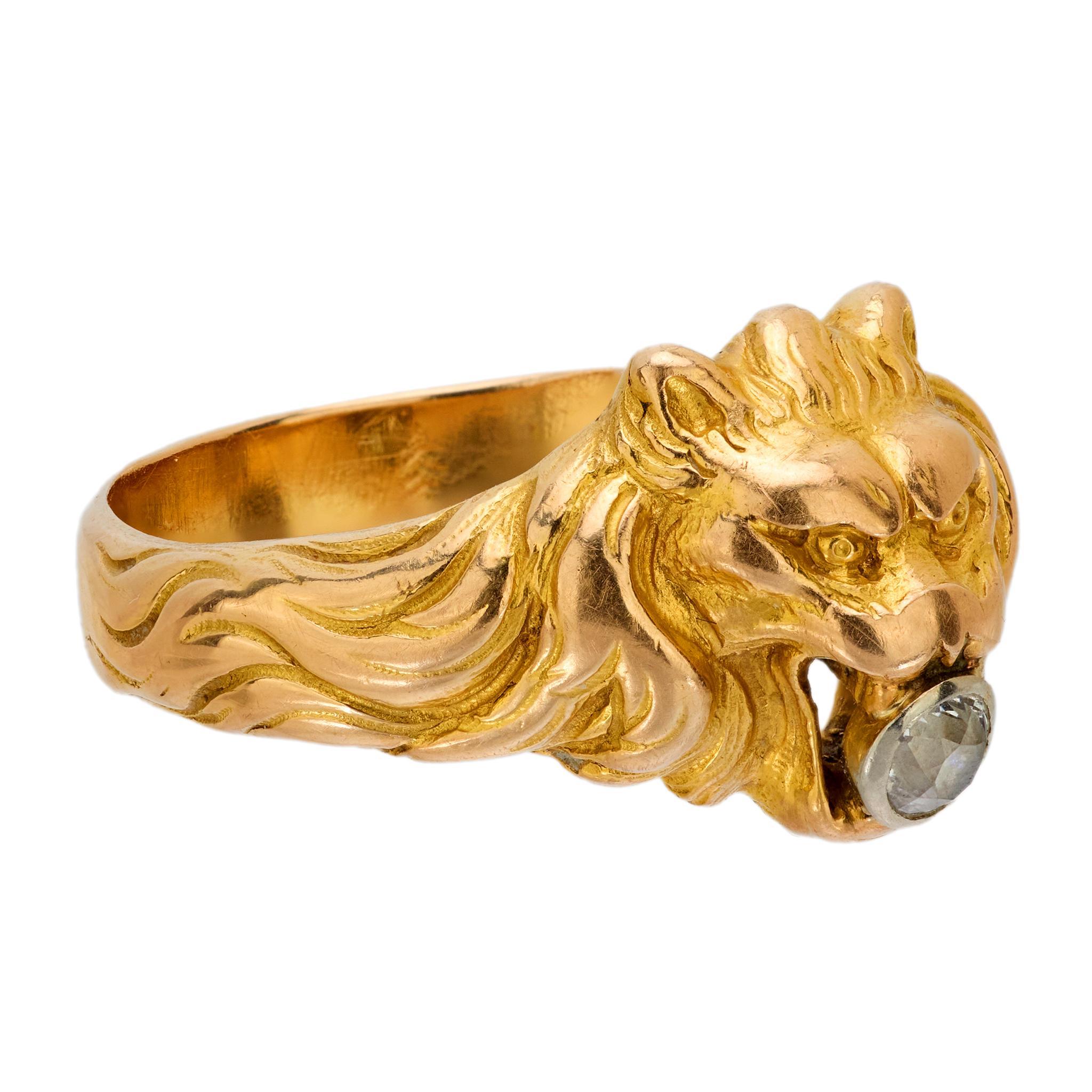 French Victorian diamond 18k yellow gold lion ring In Good Condition In Beverly Hills, CA