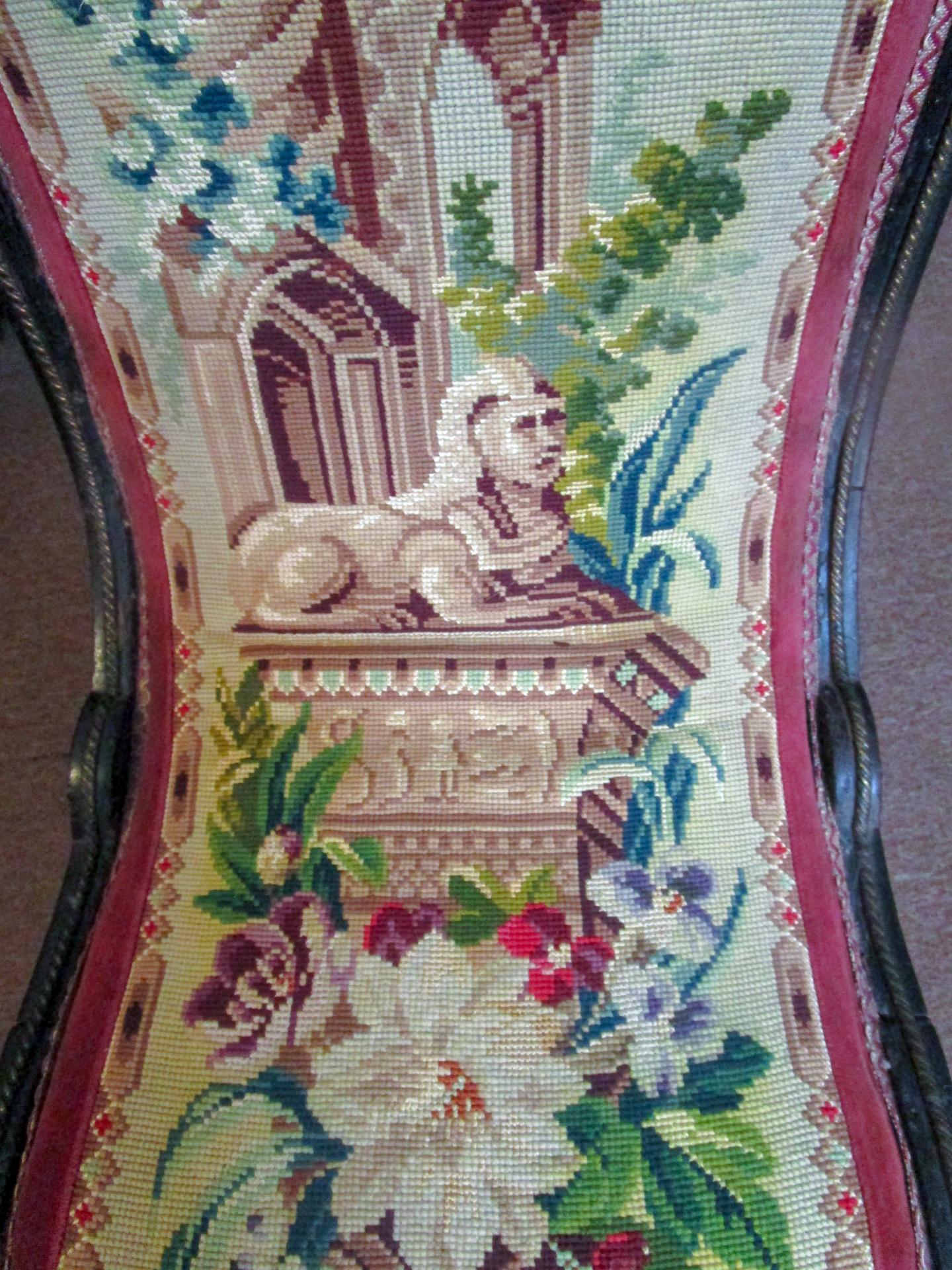 Apogée victorien Paire de Prie-Dieu pour enfants en bois ébonisé Napoléon III avec tapisserie à l'aiguille en vente