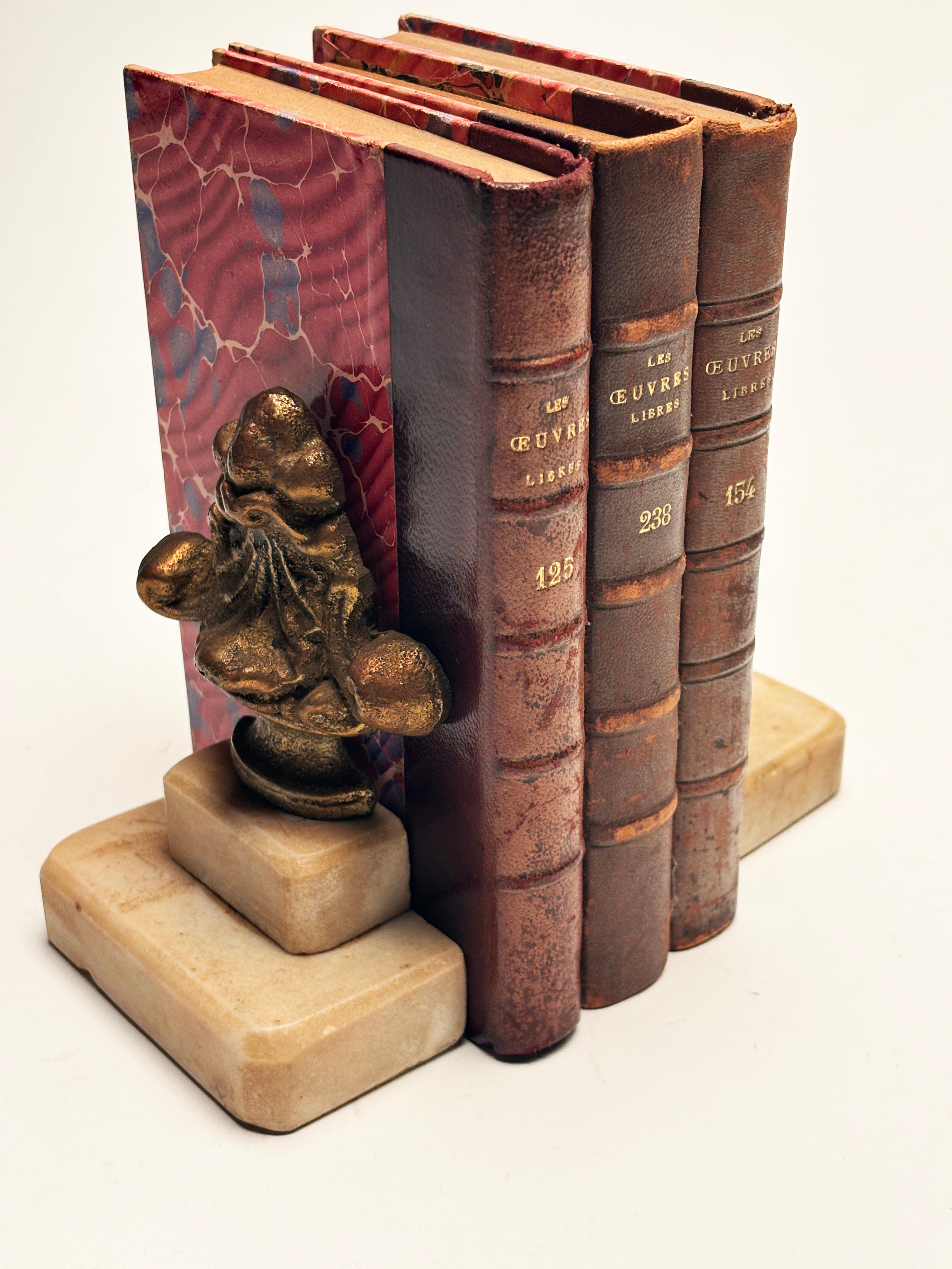 Bronze de l'époque victorienne sur socles en marbre sculptés à la main Bon état - En vente à Louisville, KY