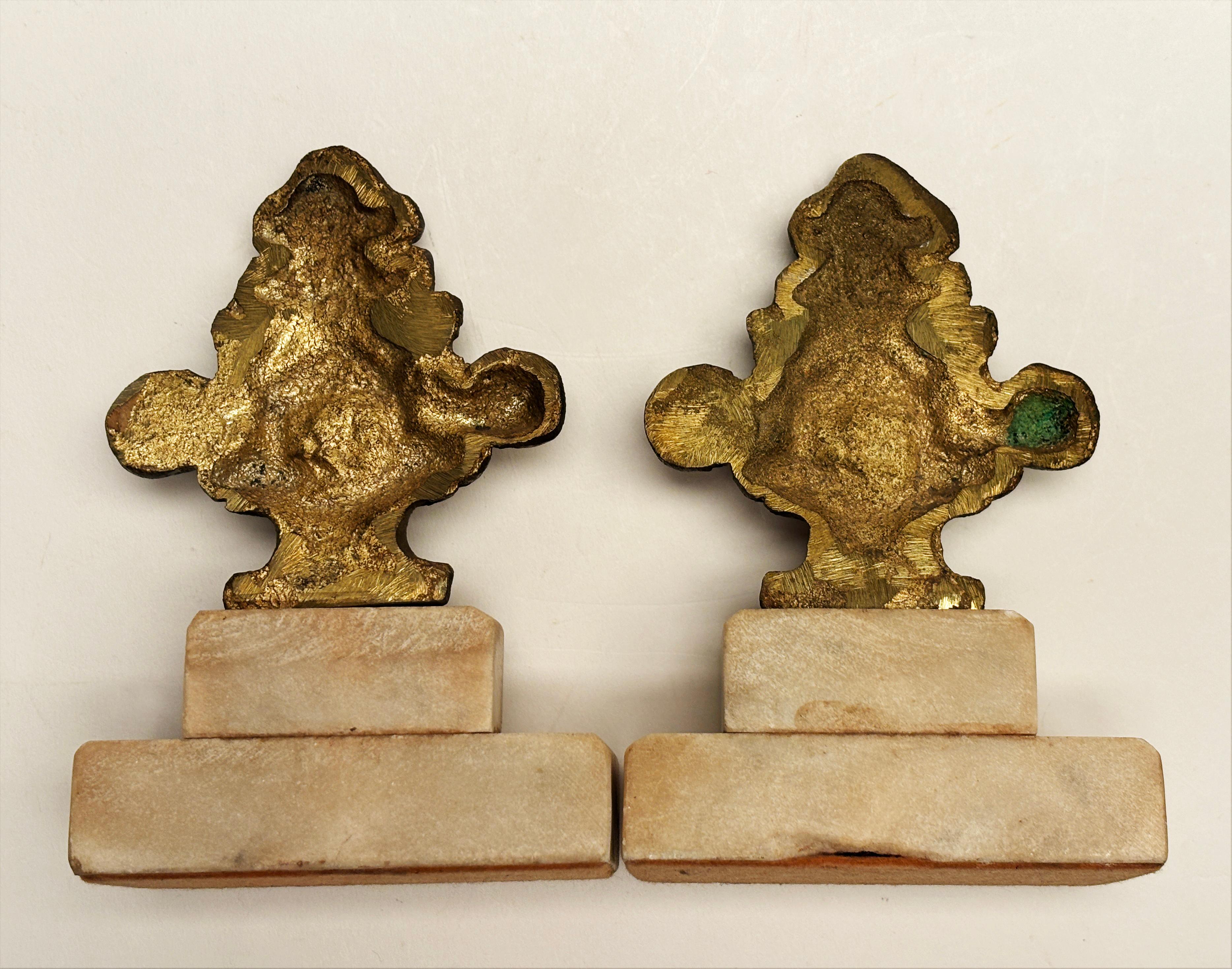 Bronze de l'époque victorienne sur socles en marbre sculptés à la main en vente 1