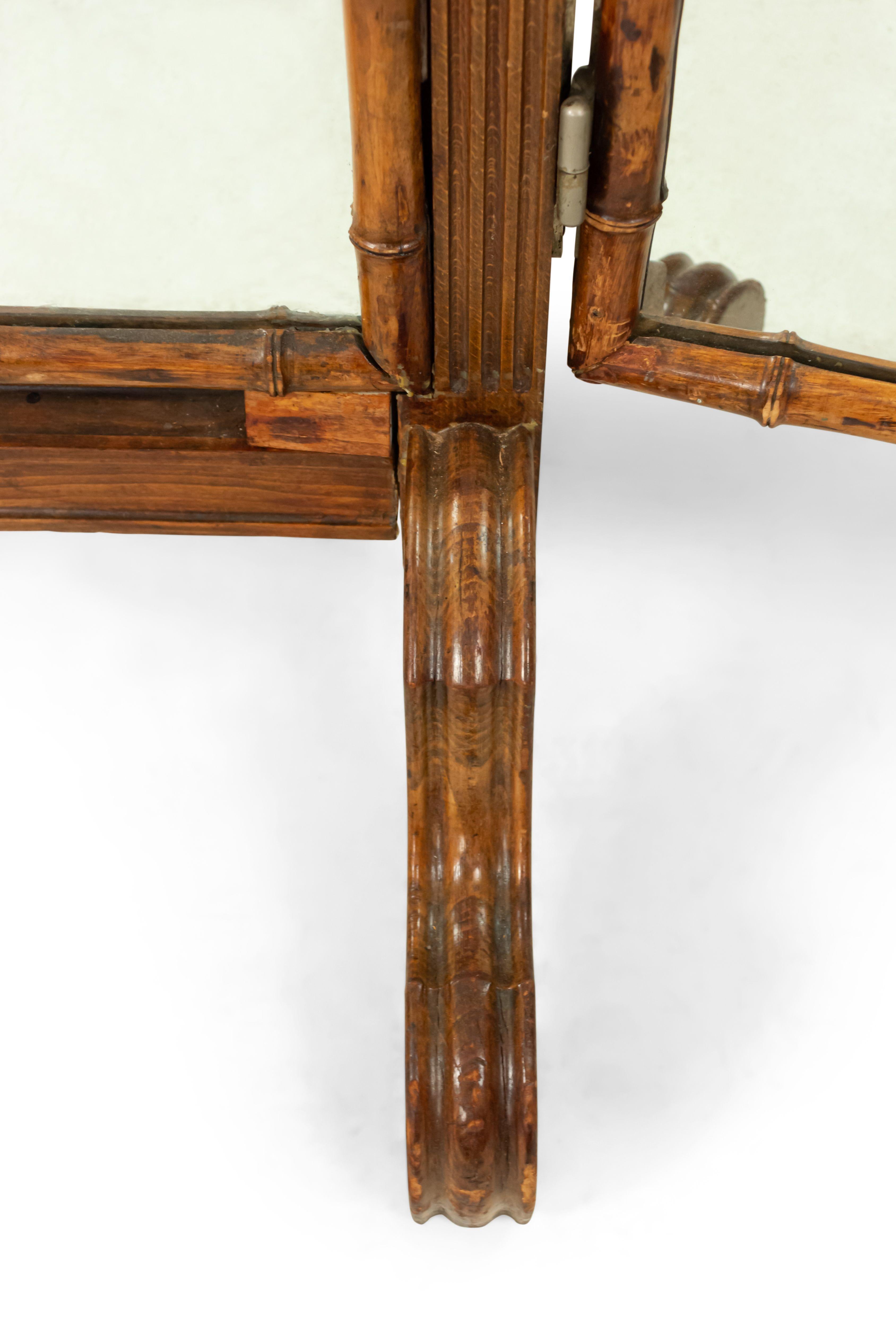 Français Miroir chevalet en triptyque en faux bambou de style victorien français en vente