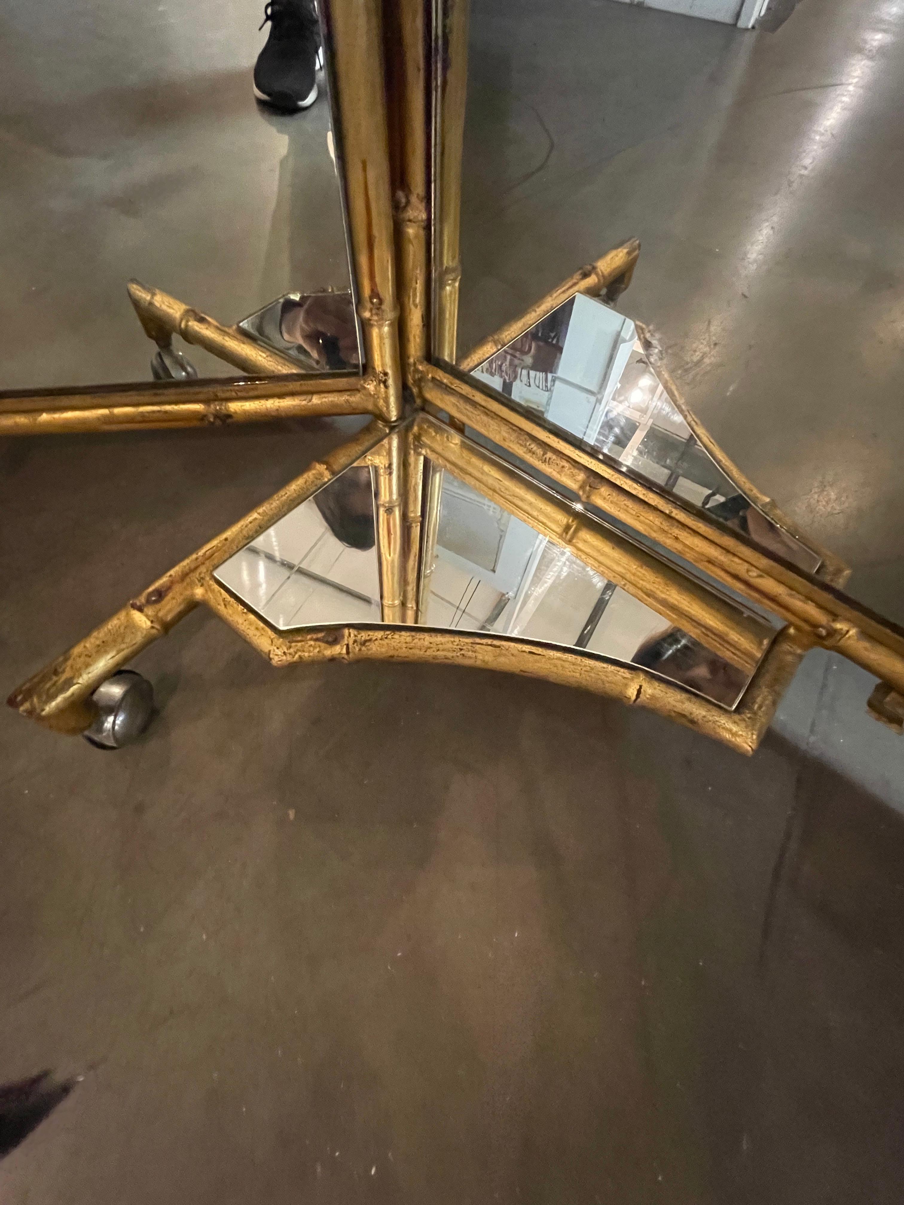 Miroir Triptyque miroir de style victorien français triptyque en faux bambou en vente