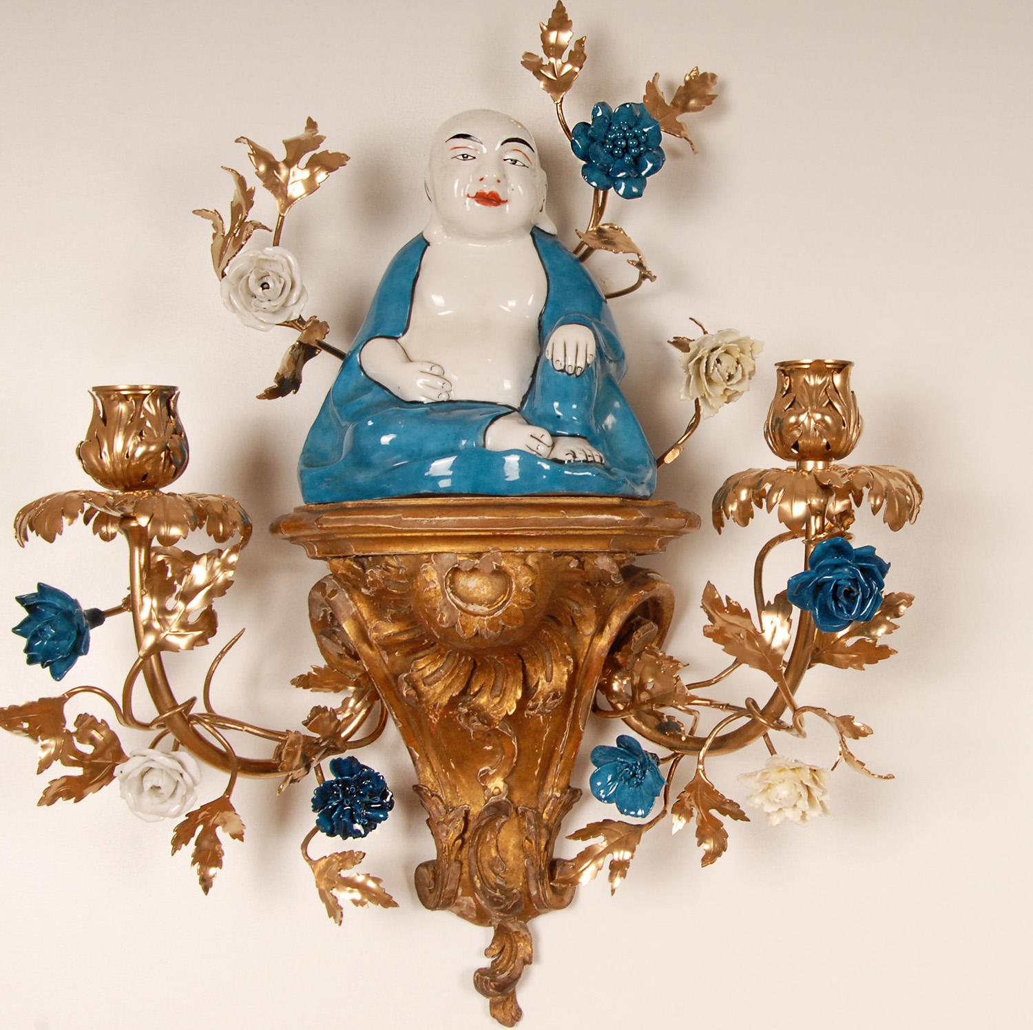 A pair French Victorian blue and white wall candelabra giltwood console Rococo with porcelain buddha figure and flowers
Design: In the manner of Meissen, Sevres porcelain, Dresden, Maison Bagues, Royal Delft.
Style: Rococo, Baroque, Chinoiserie,