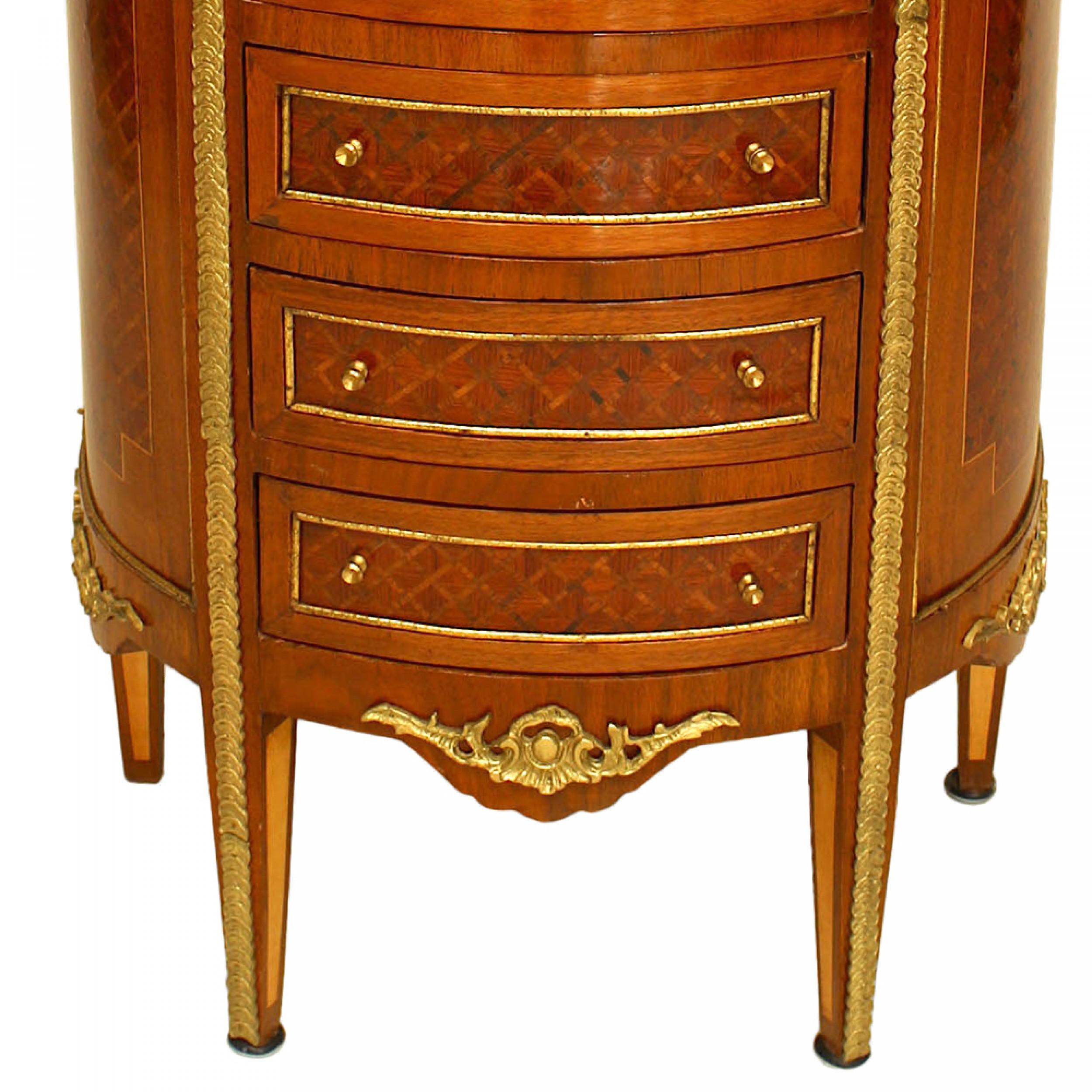 Vittoriano Cassapanca vittoriana francese in legno di frutta Demilune in vendita