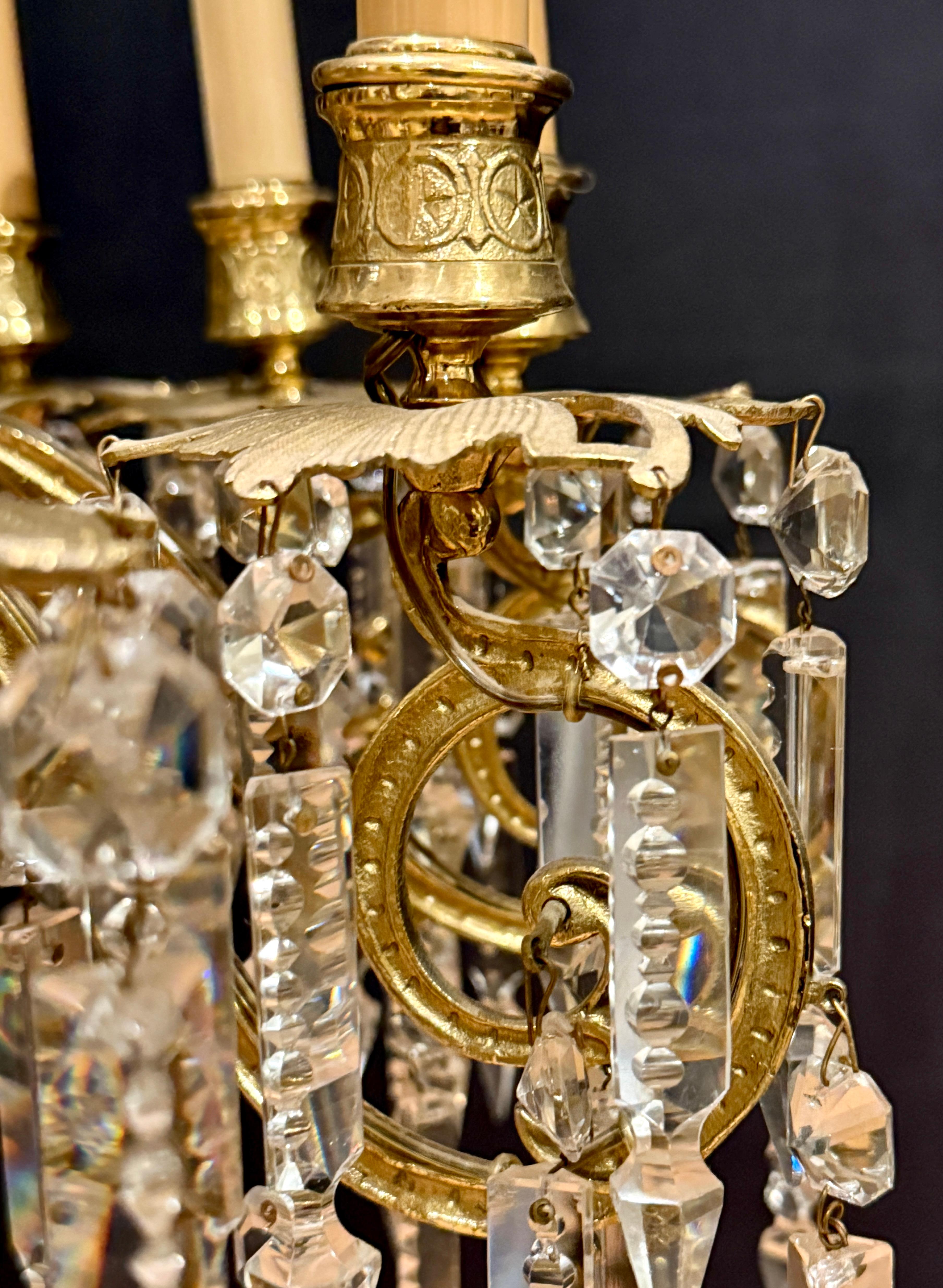 French Victorian Gilded Bronze & Crystal Rococo Revival Chandelier in vendita 3