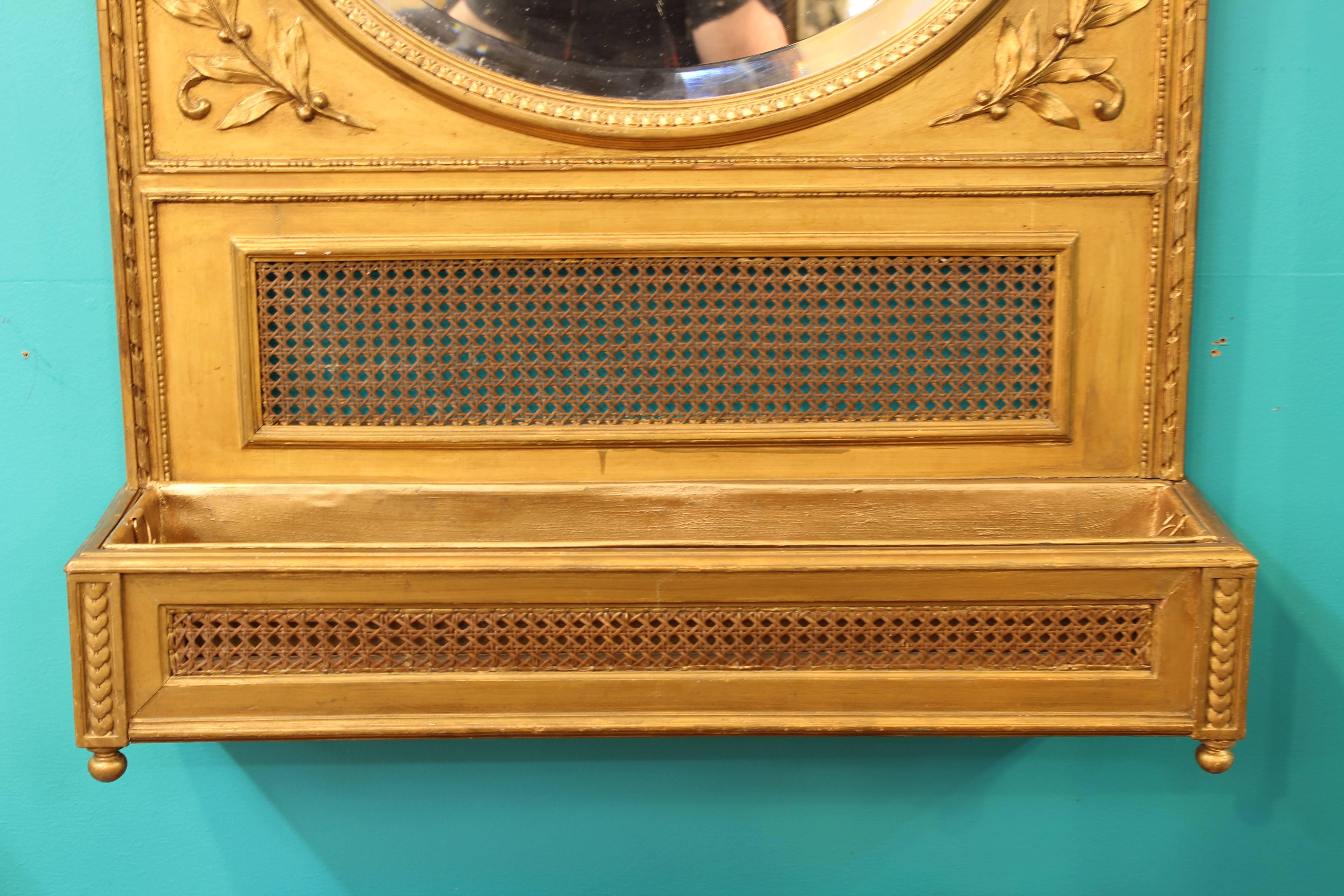 round victorian mirror