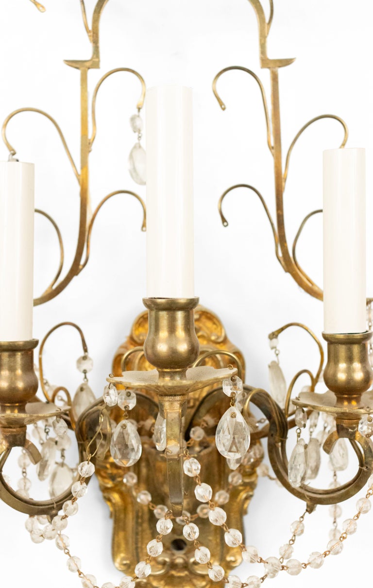 French Victorian Gilt Bronze and Crystal Wall Sconce For Sale at 1stDibs