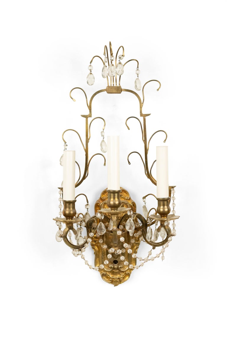 French Victorian Gilt Bronze and Crystal Wall Sconce For Sale at 1stDibs