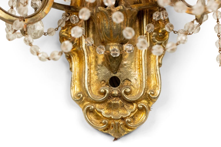 French Victorian Gilt Bronze and Crystal Wall Sconce For Sale at 1stDibs