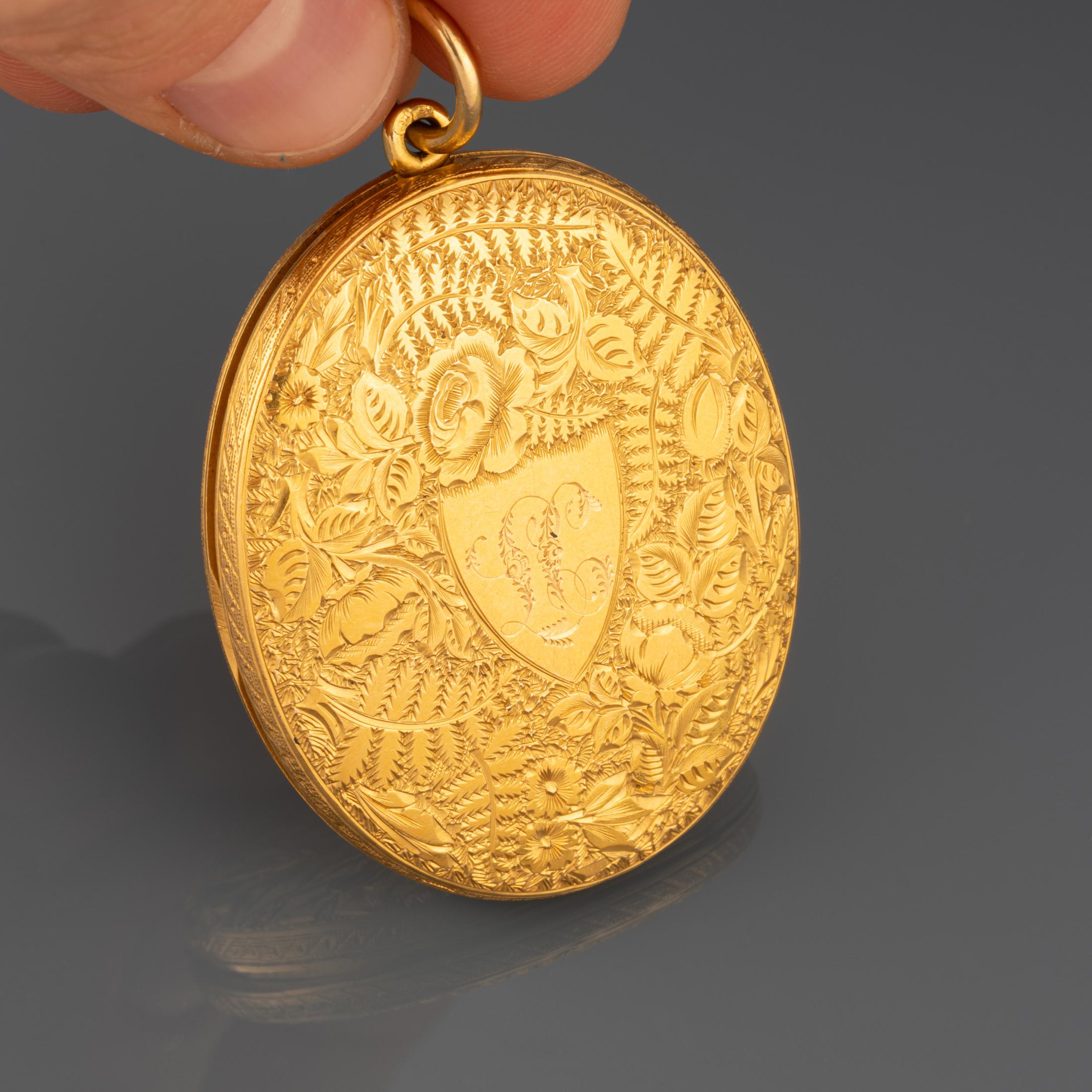 French Victorian Gold Locket In Good Condition For Sale In Saint-Ouen, FR