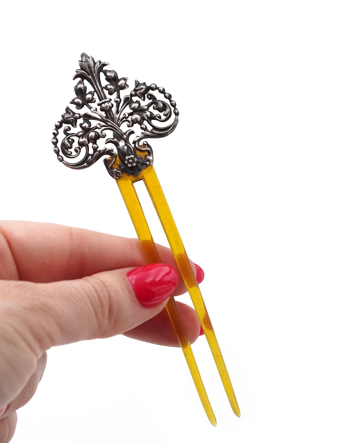 French Victorian gothic revival naturalist silver bun hair comb In Good Condition For Sale In PARIS, FR