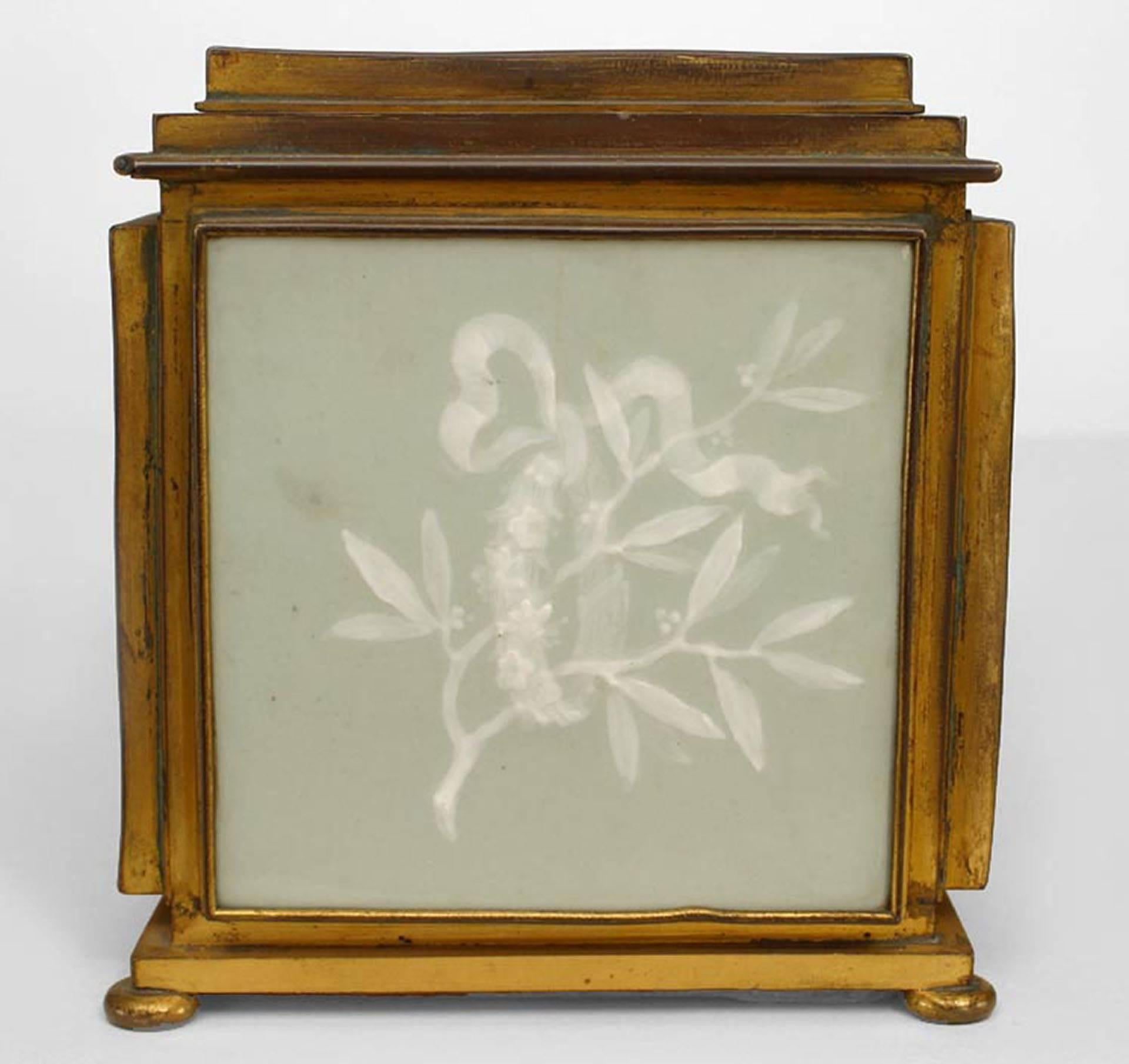 Caja de porcelana victoriana francesa siglo XIX en venta