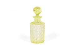 Bouteilles à parfum en cristal de Baccarat vert de l'époque victorienne française