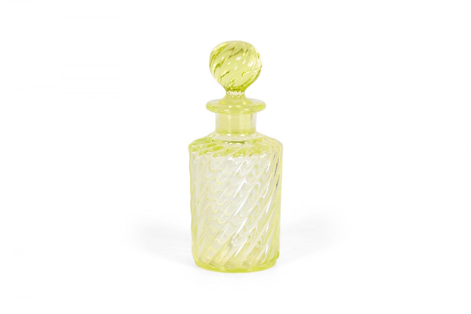 French Victorian Green Baccarat Crystal Perfume Bottles In Good Condition For Sale In Queens, NY