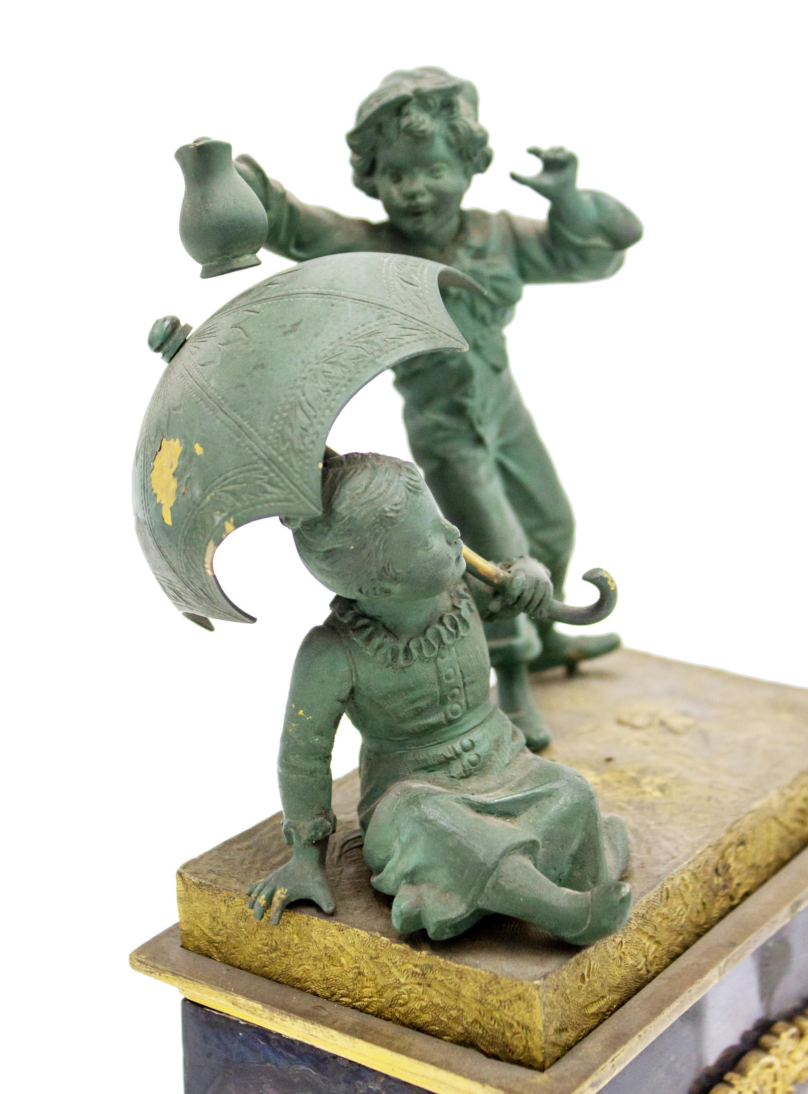 French Victorian Inkwell with Bronze Figures In Good Condition For Sale In New York, NY