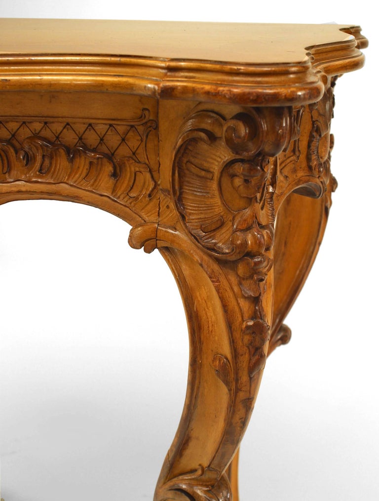 19th Century French Victorian Maple Four-Legged End Table For Sale