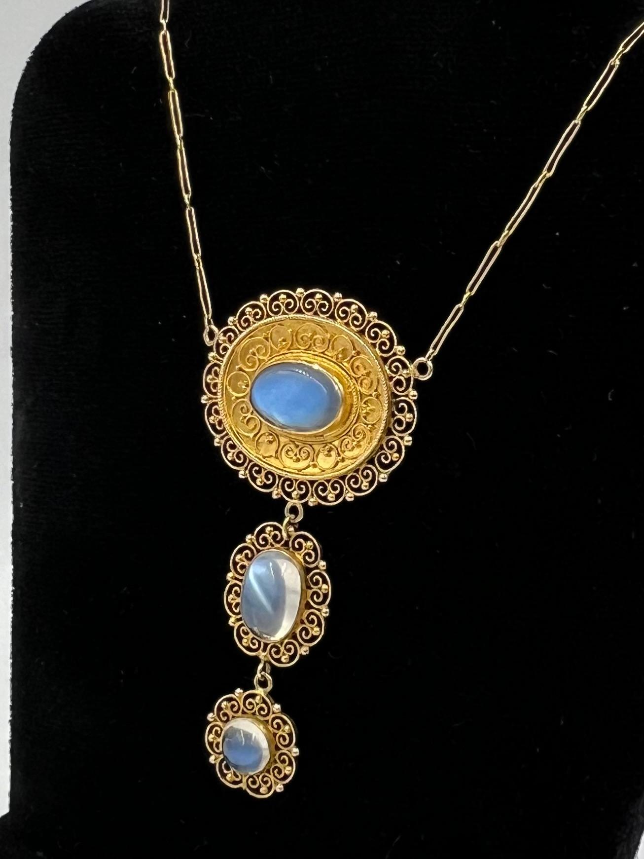 French Victorian Moonstone Gold Necklace In Good Condition For Sale In Los Angeles, CA